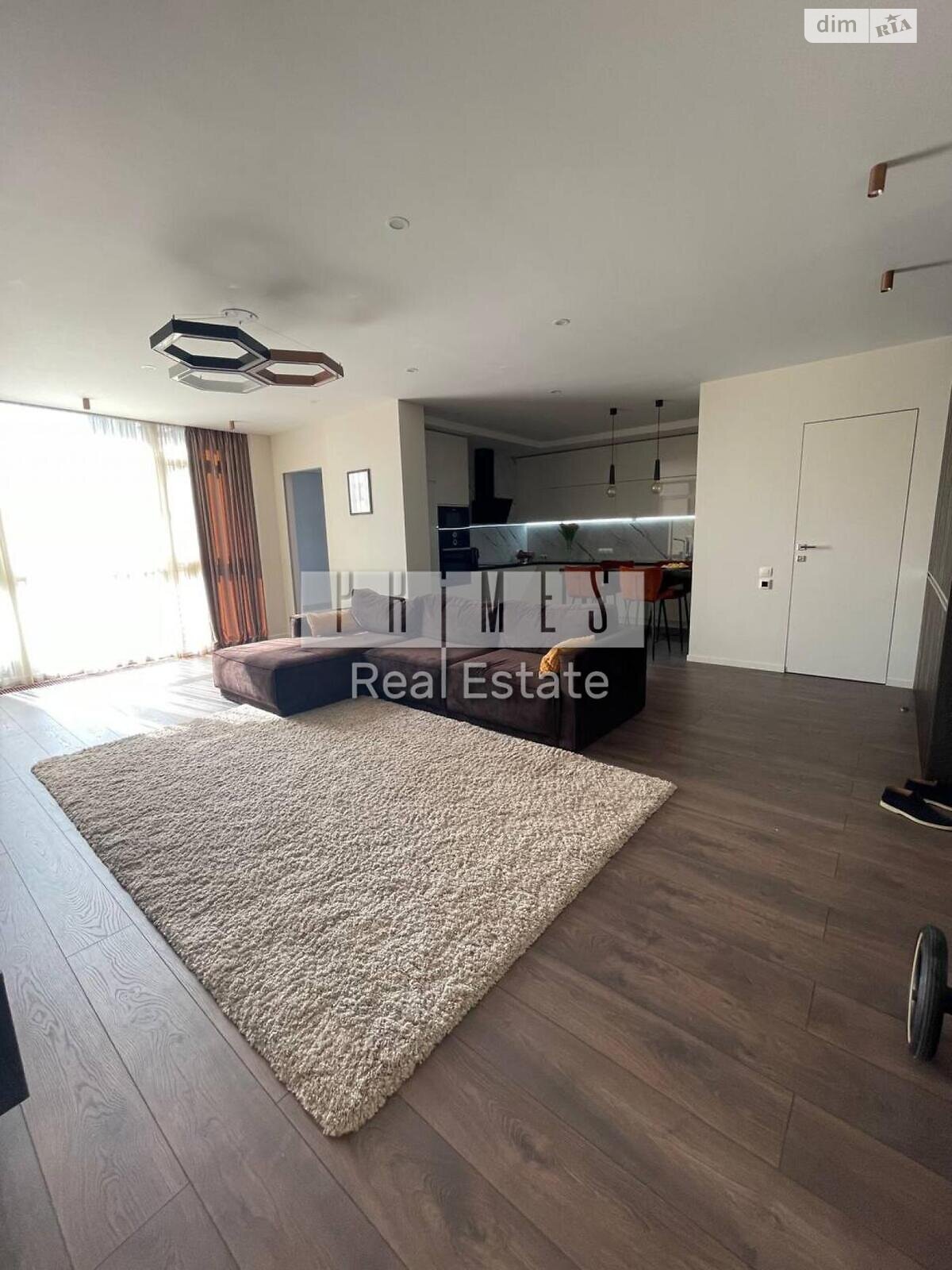 Modern Designer 2-Bedroom Apartment in Central Kyiv