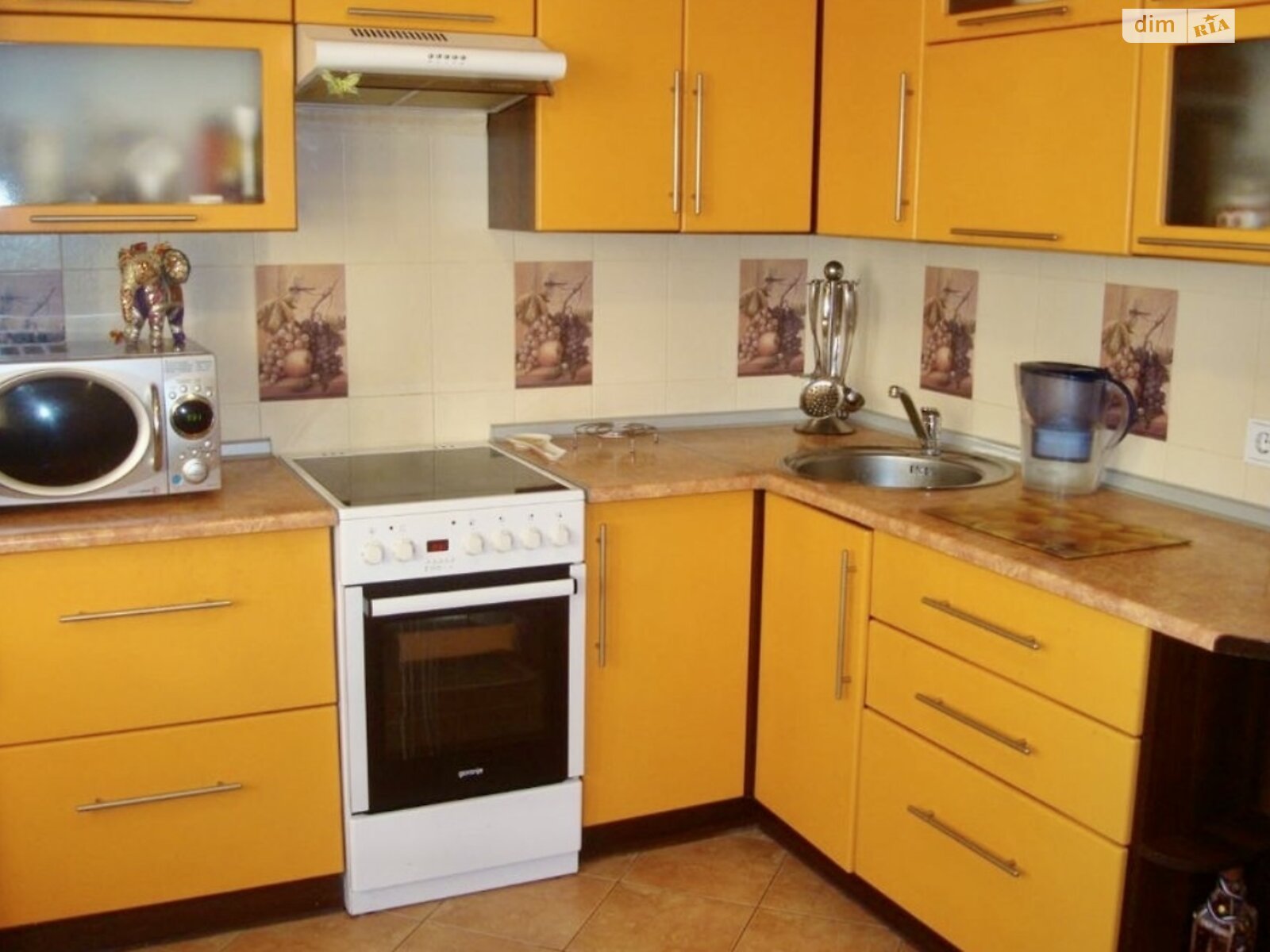 Bright, spacious 1-room apartment in a quiet location