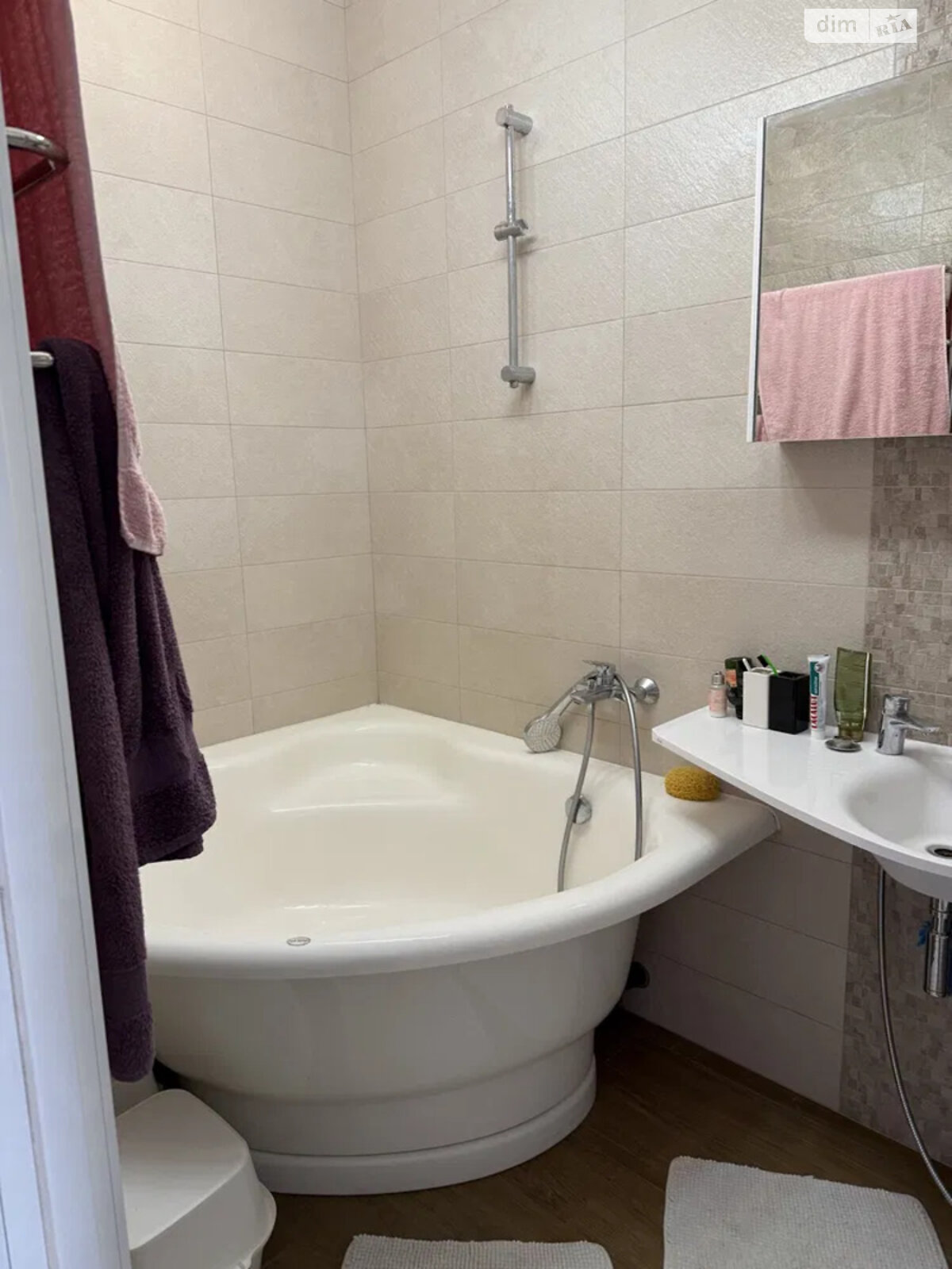 Cozy 1-bedroom apartment near park, well-equipped