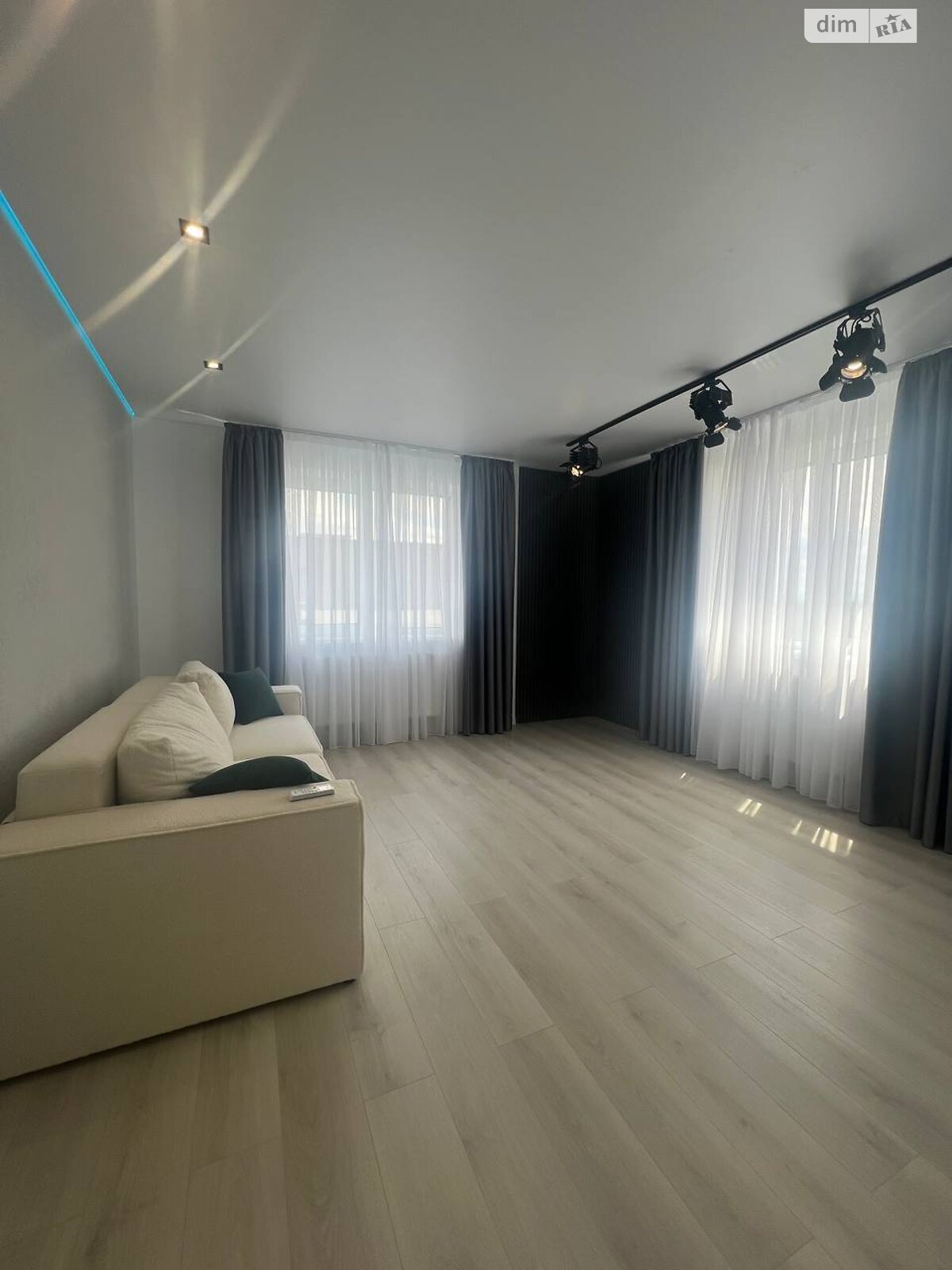 Spacious 2-Room Apartment in Kozatsky Complex with Mountain View