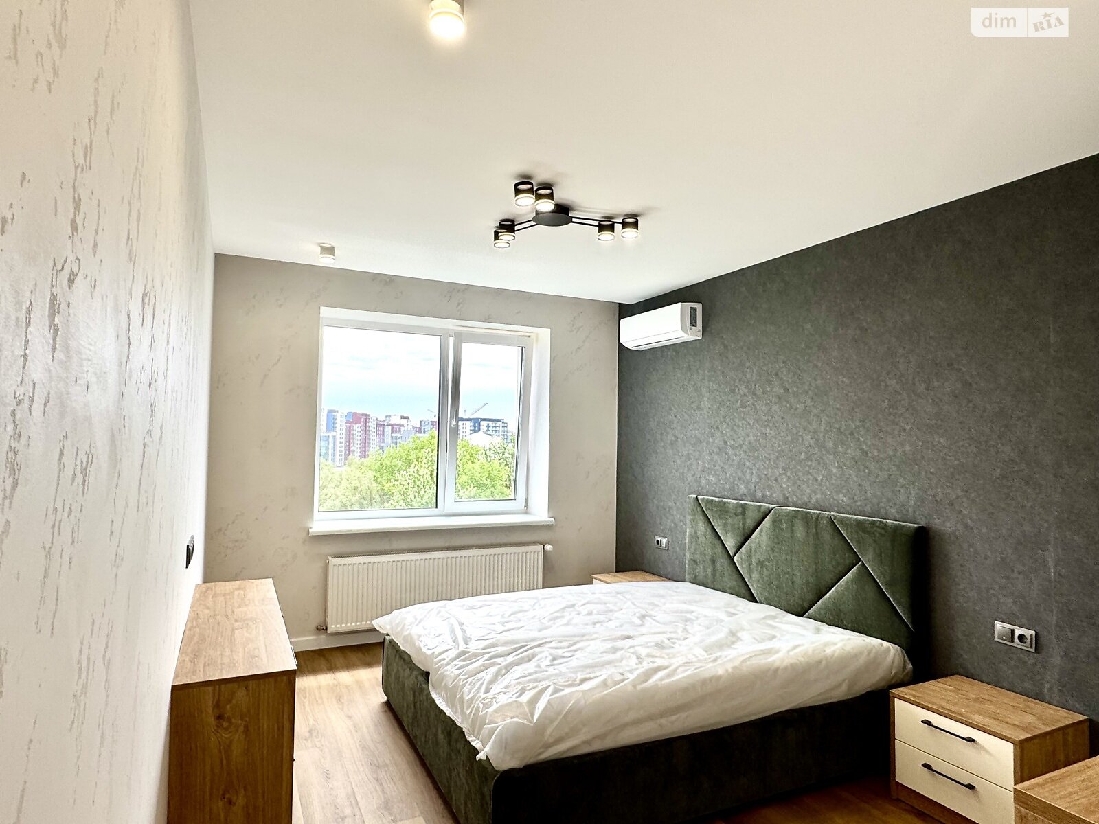 Spacious 2-bedroom apartment with designer renovation, suitable for young family