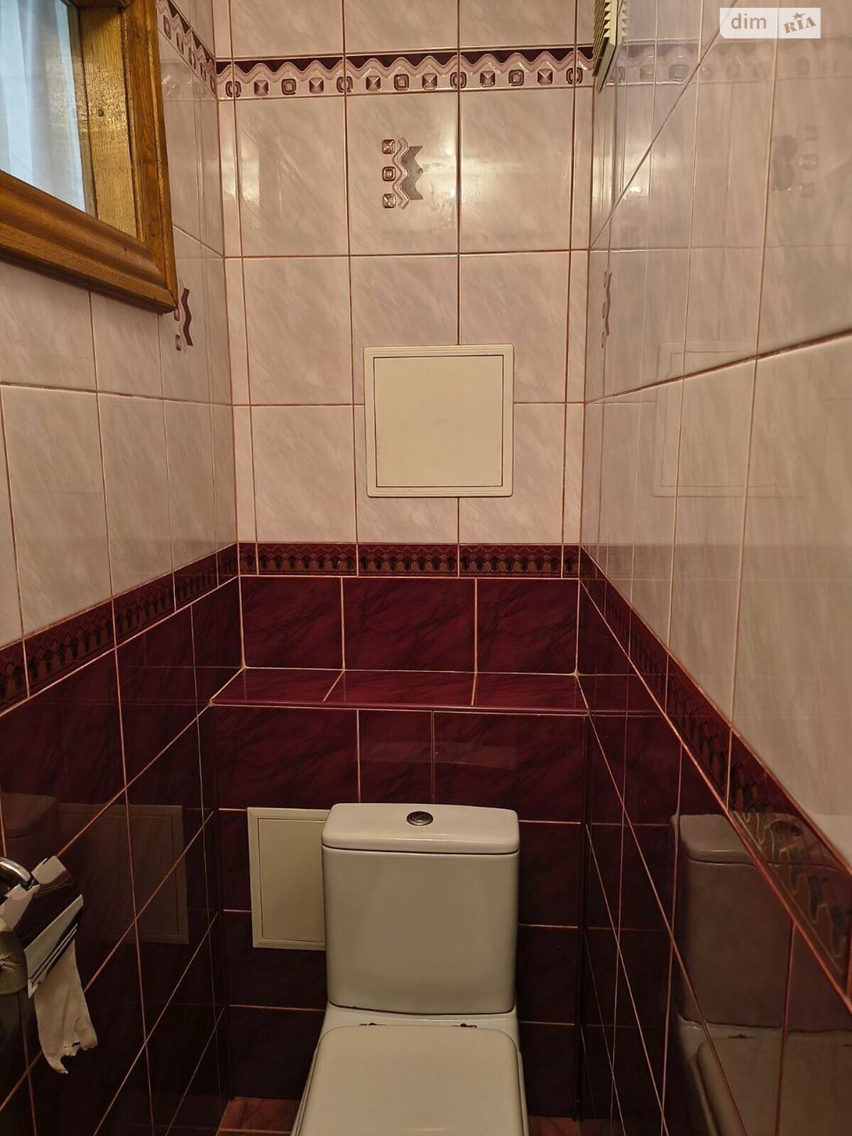 Two-Room Apartment Near Warsaw Market with Convenient Location