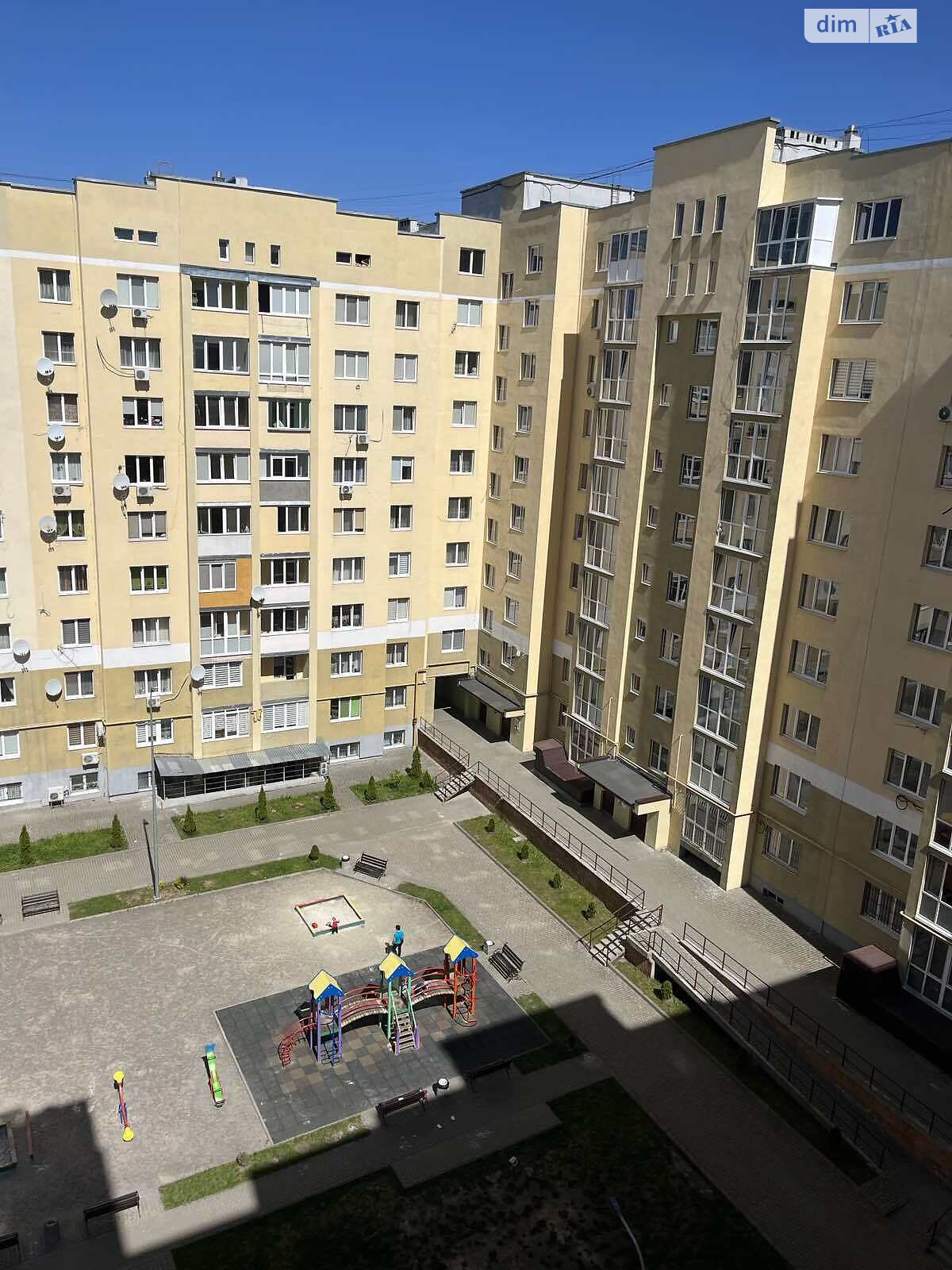 1-bedroom apartment with designer renovation near park