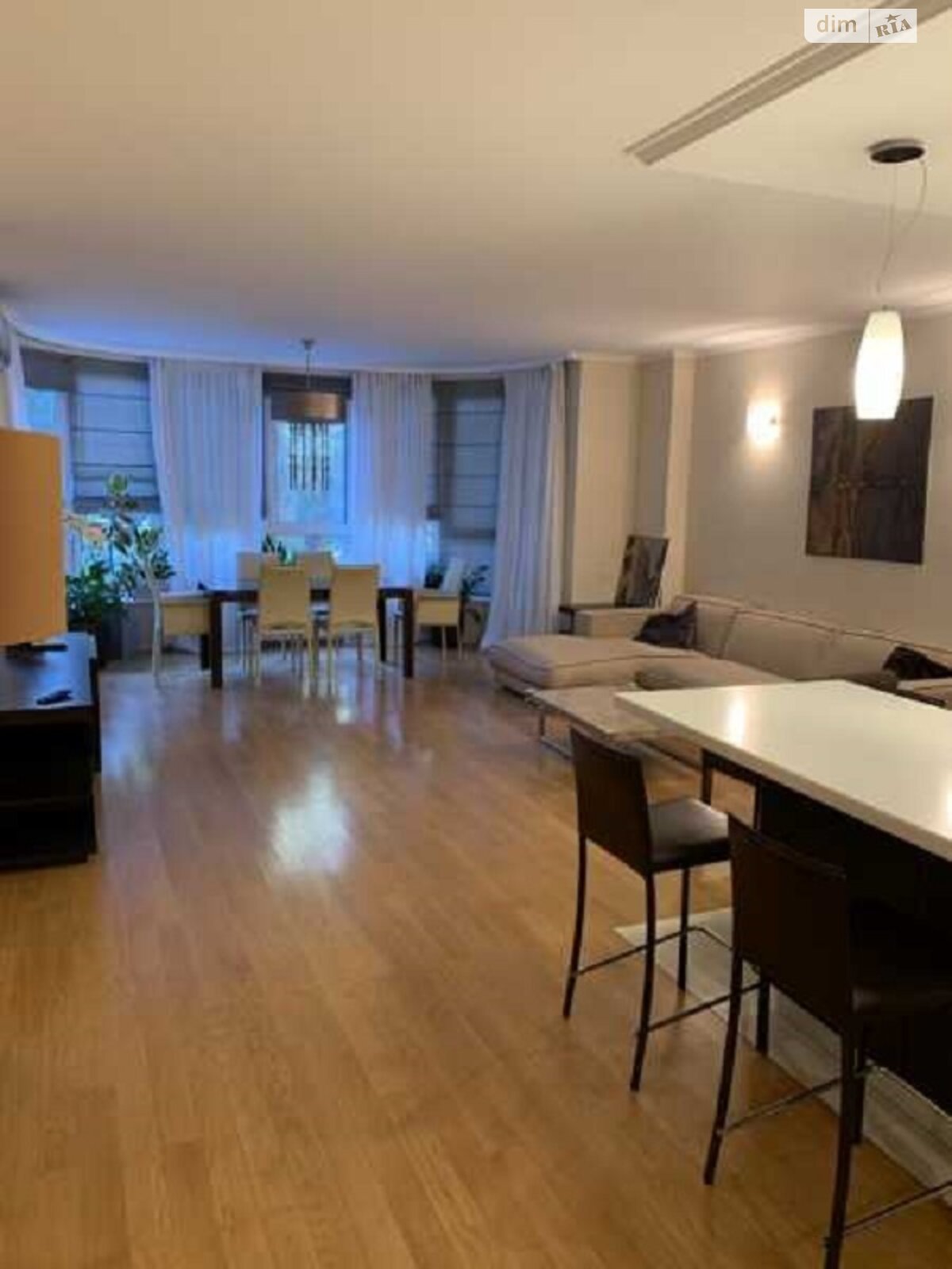 Cozy 4-Room Apartment in Sinaya Ptitsa Complex near Shevchenko Park