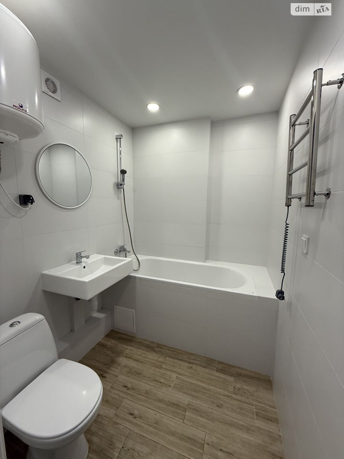 1-Bedroom Apartment in Modern 4U Residential Complex near Akademmistechko Metro