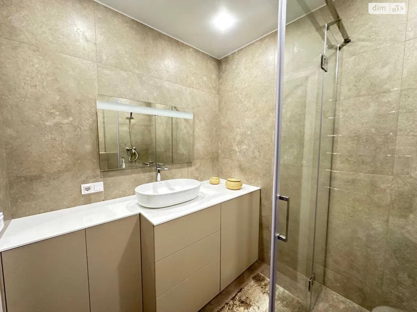 3-bedroom apartment in DOCK 32 residential complex with Dnieper view