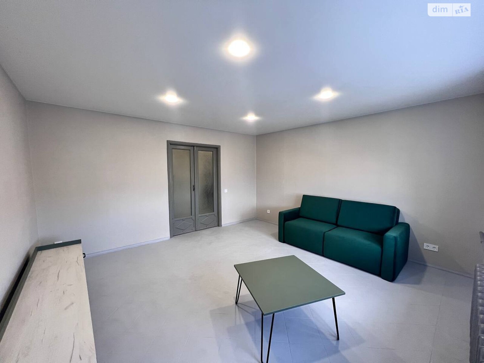 2-bedroom apartment on Aleksandra Polya Avenue, 9th floor, recently renovated