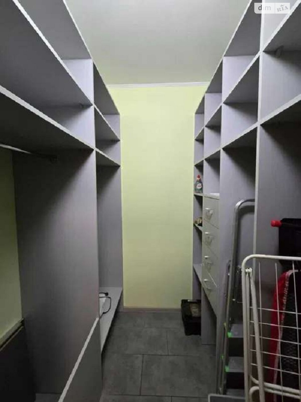 1-Bedroom Apartment in Misto Kvitiv Complex near Kyiv Center