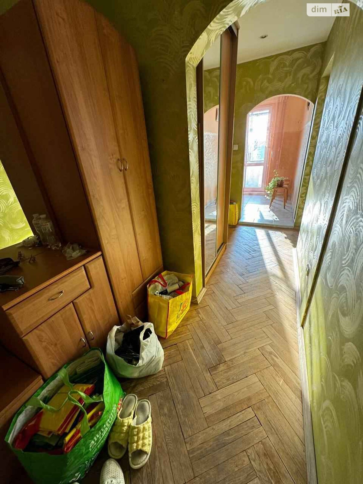 Bright and cozy 1-room apartment in a quiet Lviv district