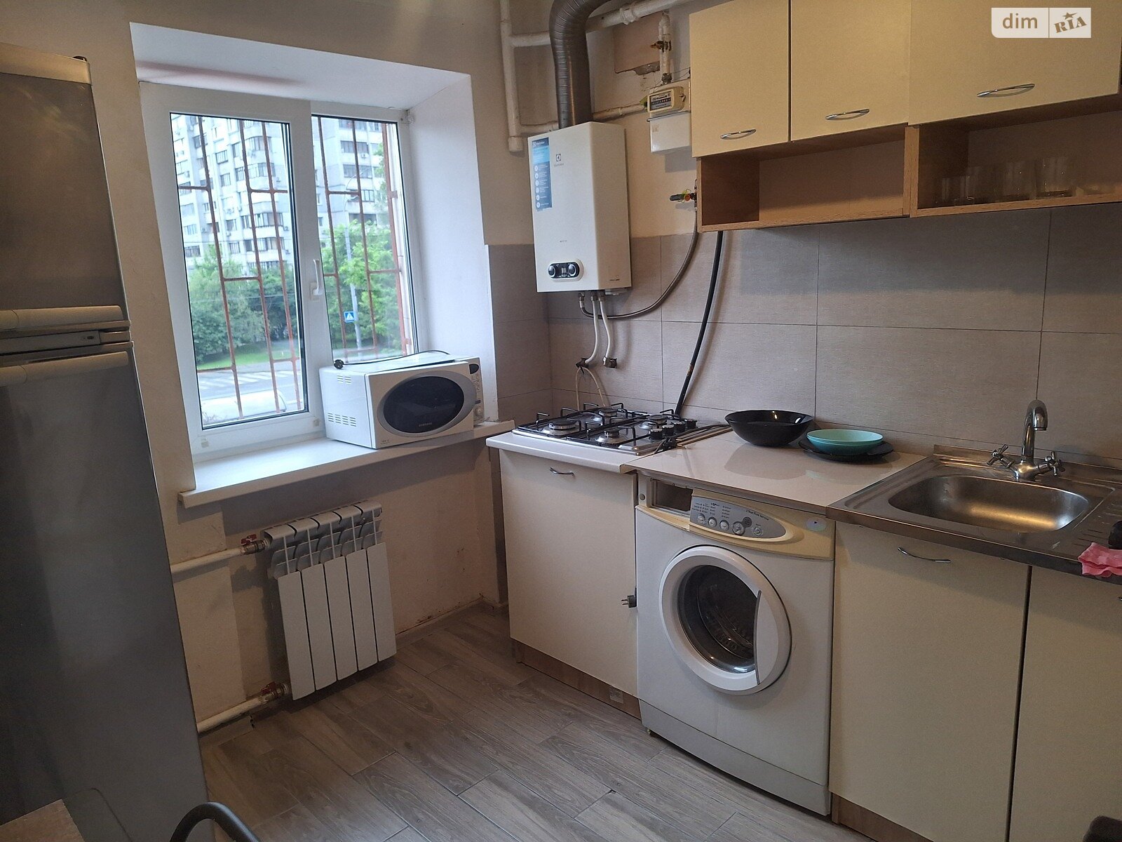 Renovated, bright, and cozy apartment with essential appliances