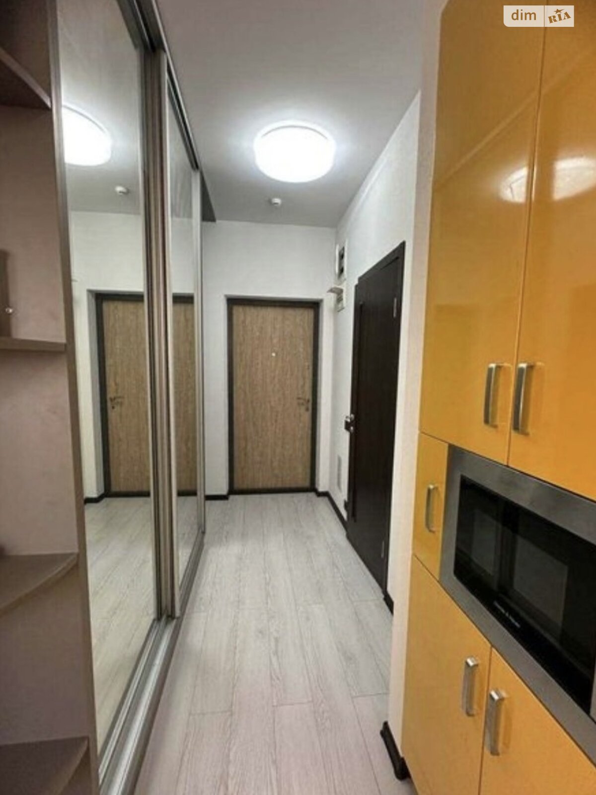 Толық жөндеумен Михайловский кешеніндегі кең 1 бөлмелі пәтер