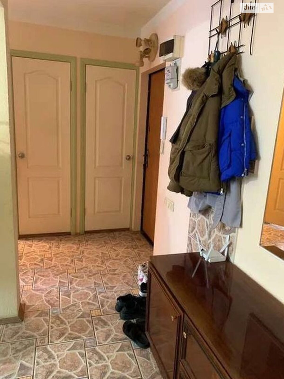 Comfortable apartment suitable for students or family, no pets allowed