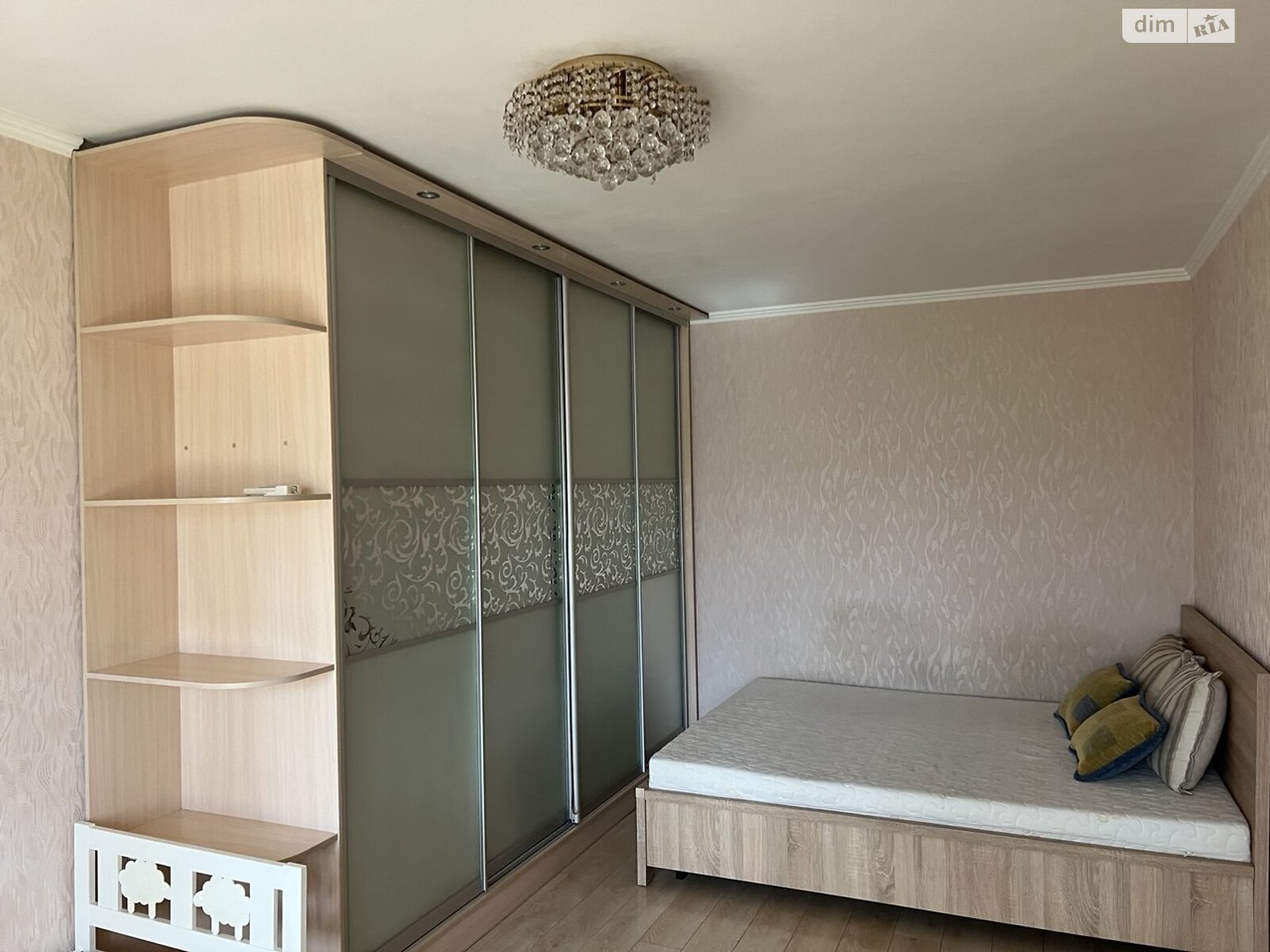 Two Separate Rooms on Obolonskyi Avenue, Near Dnipro Embankment