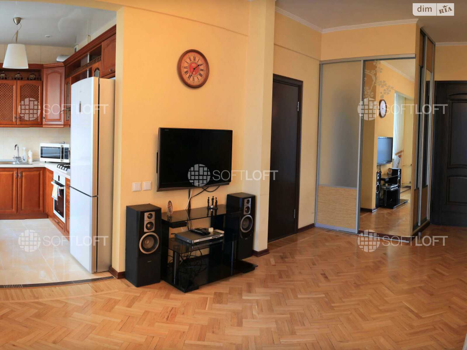 2-Room Apartment on Gagarina Street, Stalin-era Building