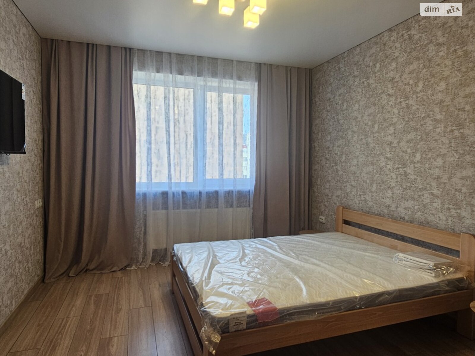 Spacious and Bright 1-Bedroom Apartment on Soborna Street