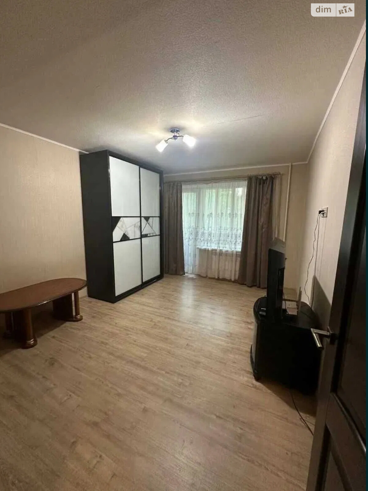 Modern Apartment with Functional Design and Comfortable Amenities