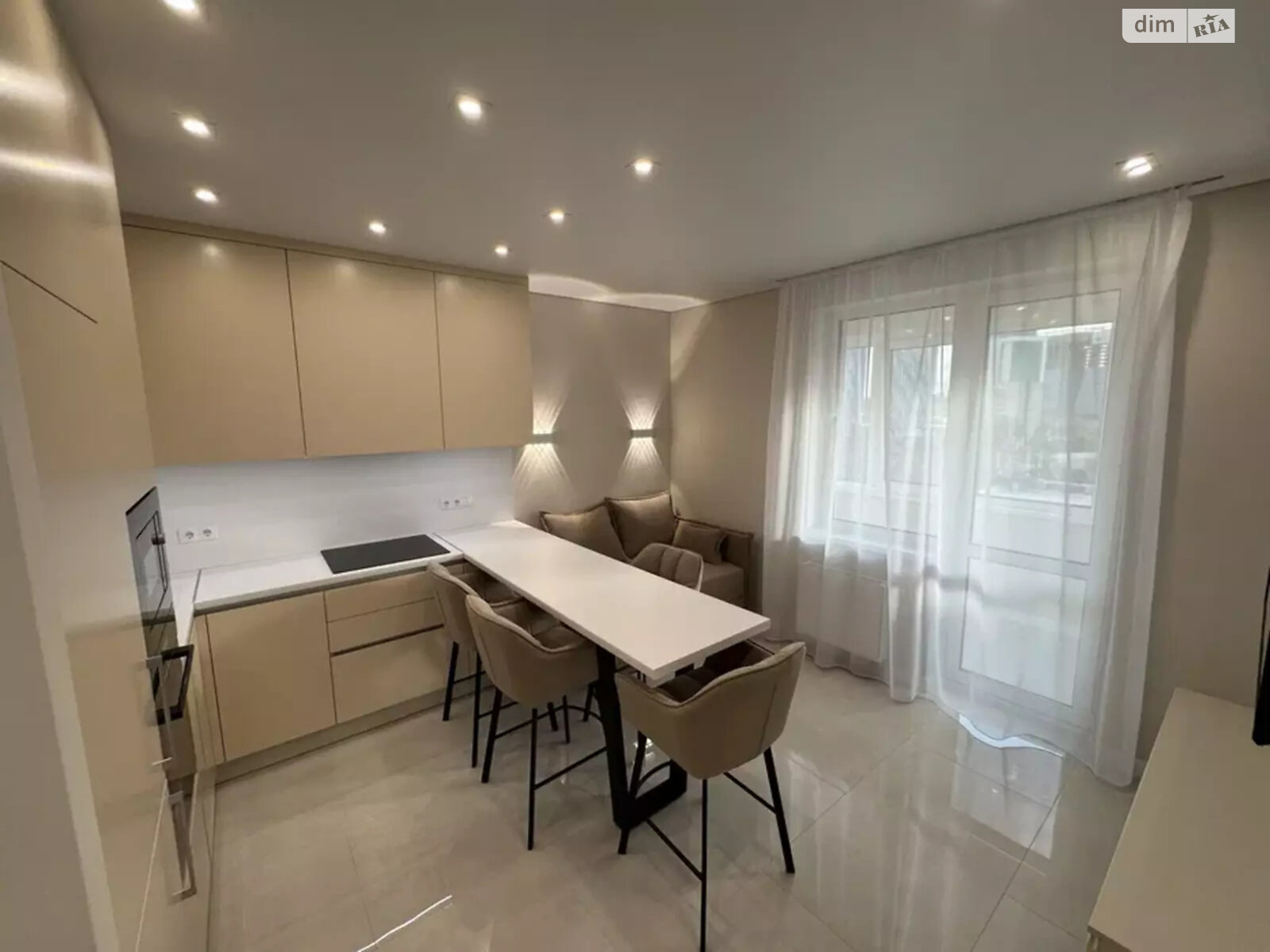 Comfortable 1-bedroom apartment in city center, Zolotoustovska Street 25