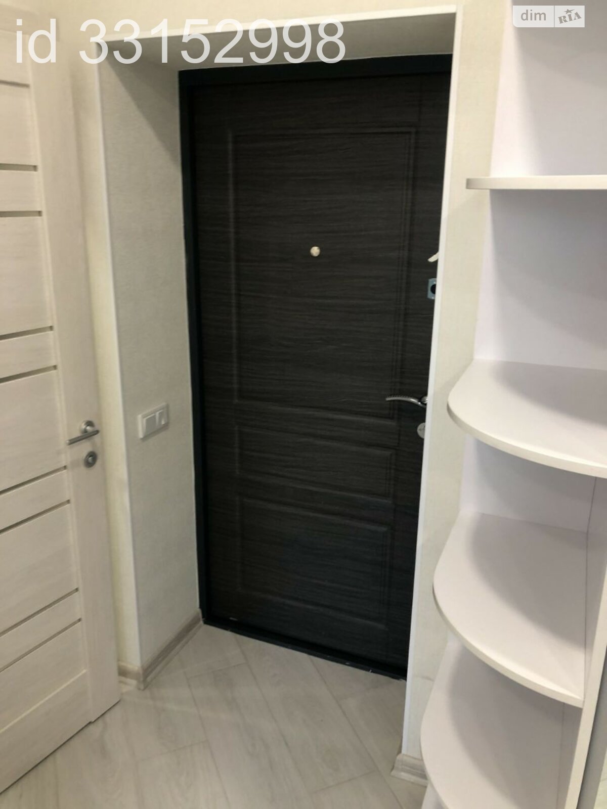 1-Bedroom Apartment in Mandarin Complex, Voloshkova Street