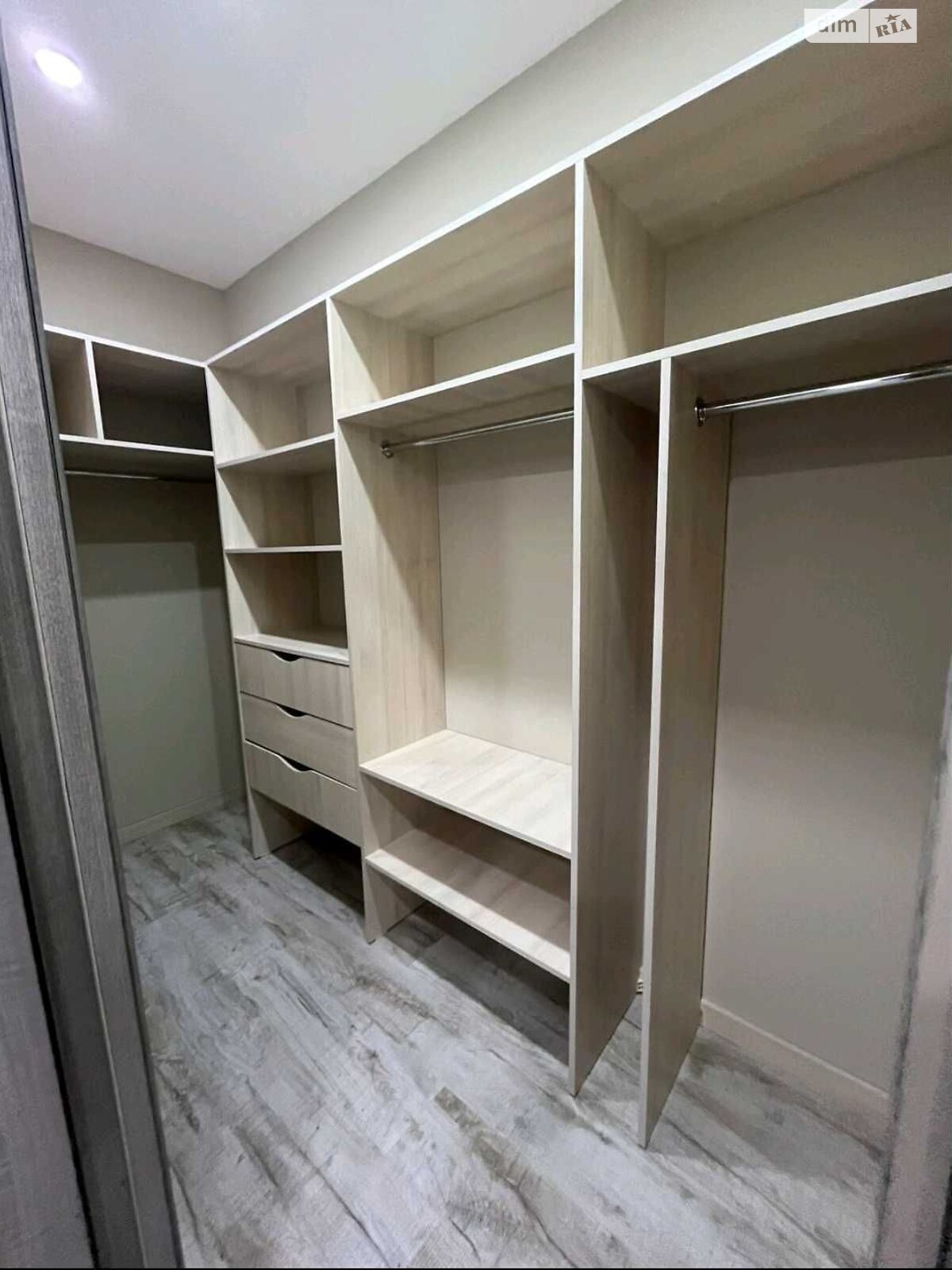 1-Room Apartment in Shchaslivyi-1 Complex, 43m², 4th Floor, Fully Furnished