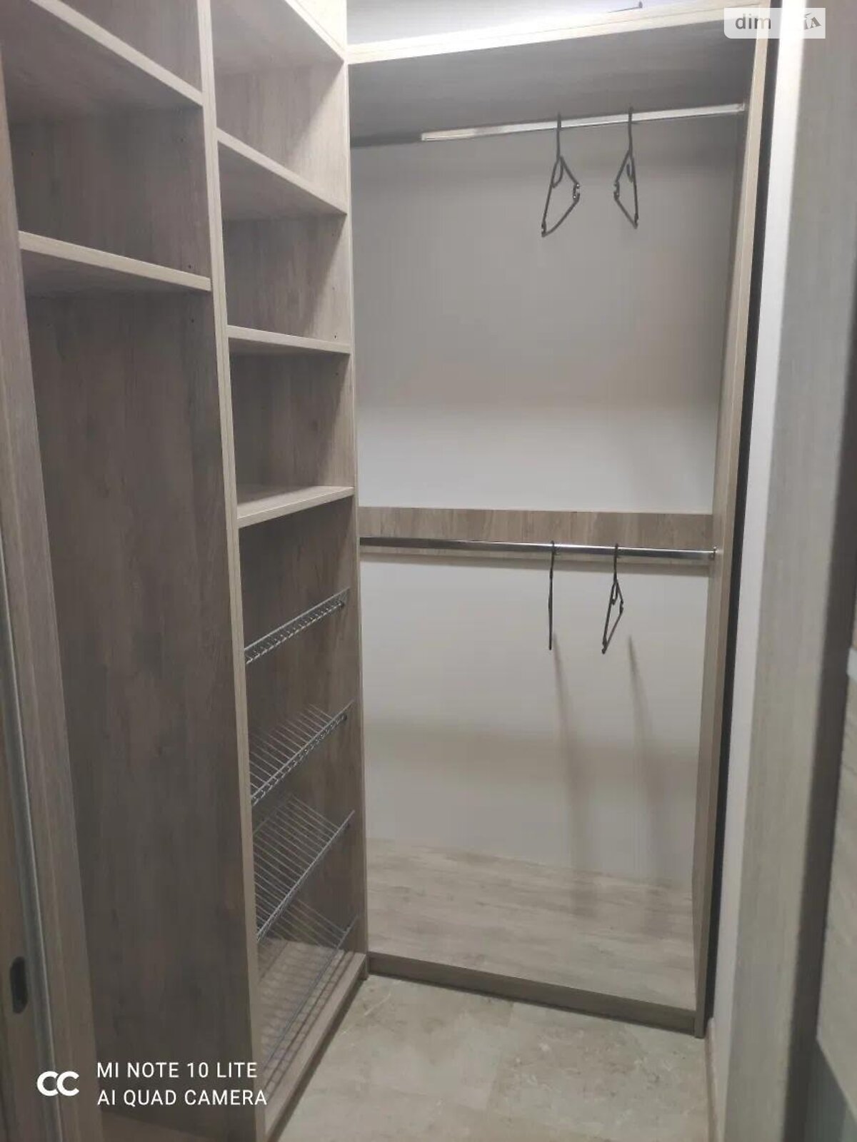 One-bedroom apartment in Semitsvit Complex, 15 minutes from city center