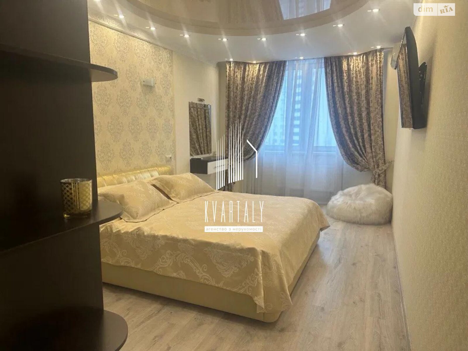 1-bedroom apartment on Elena Pchilki Street, 17th floor, well-equipped