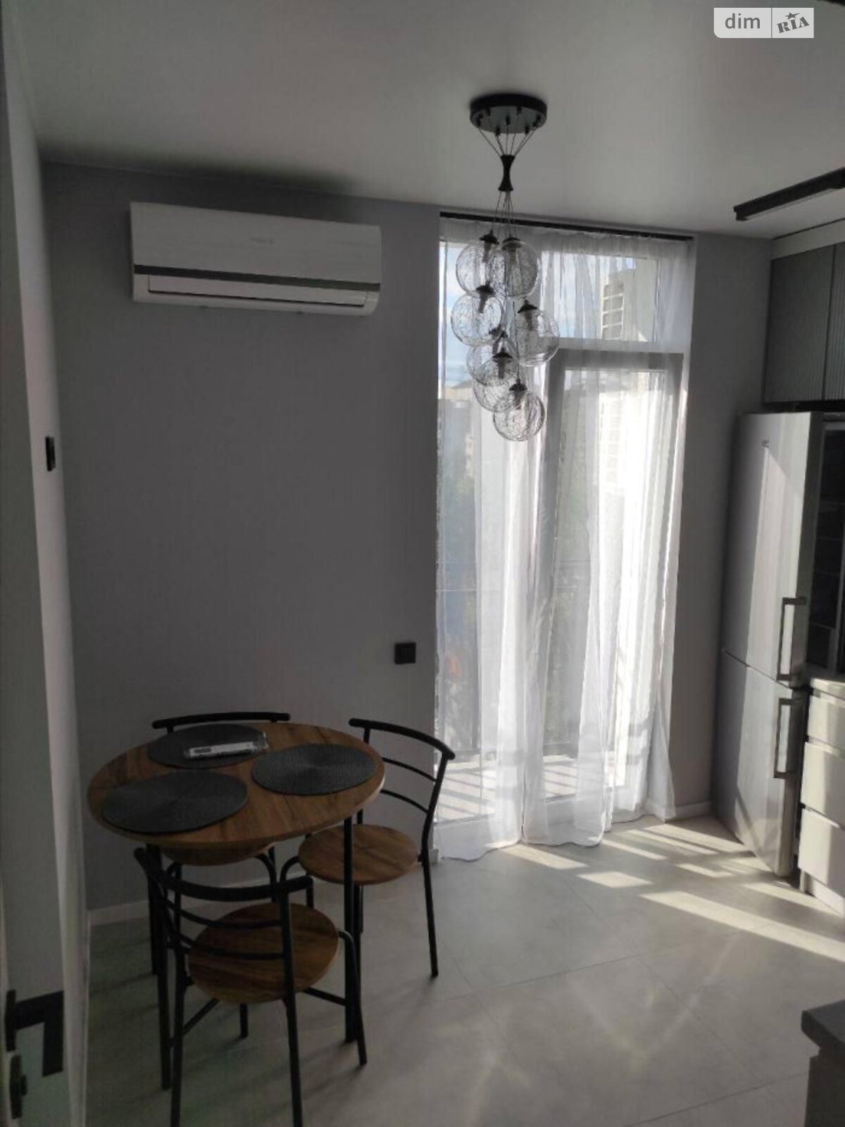 2-Room Apartment on Pedagogicheskaya Street with Designer Renovation
