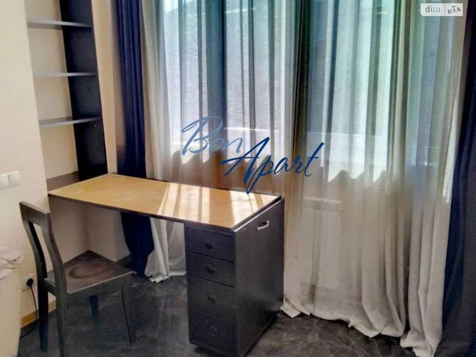 Spacious Central Apartment with Two Separate Bedrooms and Comfort Features
