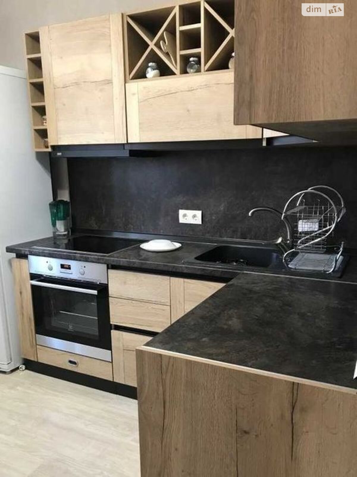 1-bedroom apartment near Vasylkivska metro, close to public transport