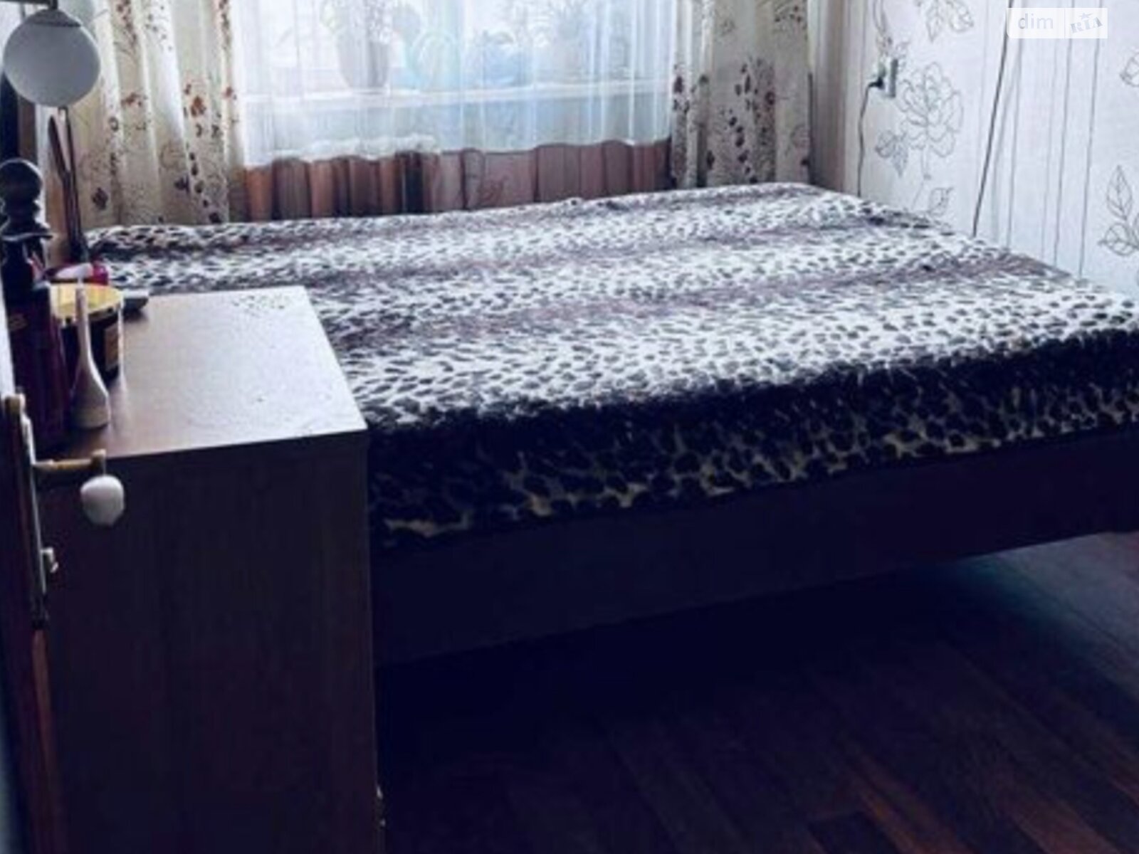 2-Room Apartment on Pobedy with Parking, Child-Friendly