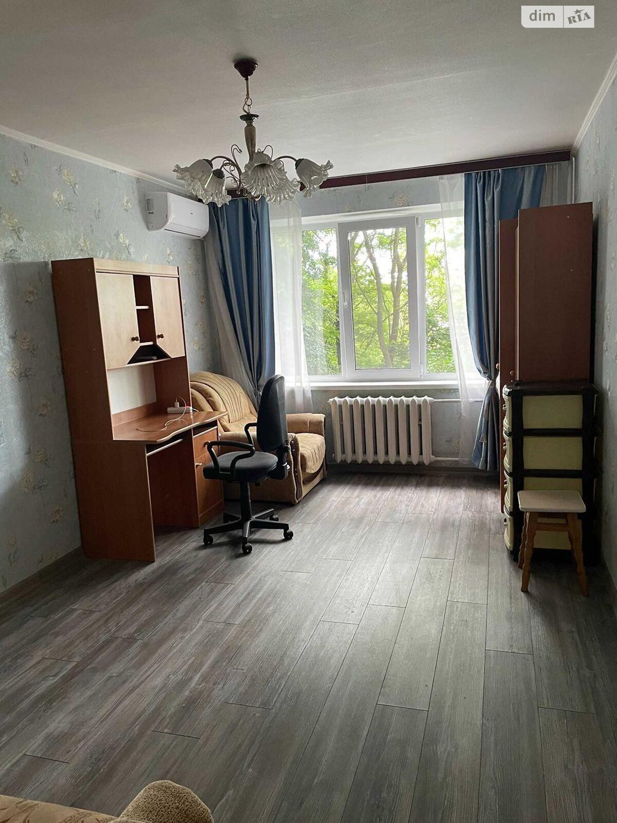 1-Bedroom Apartment near Olimpiyska Metro, Solom'yanka District