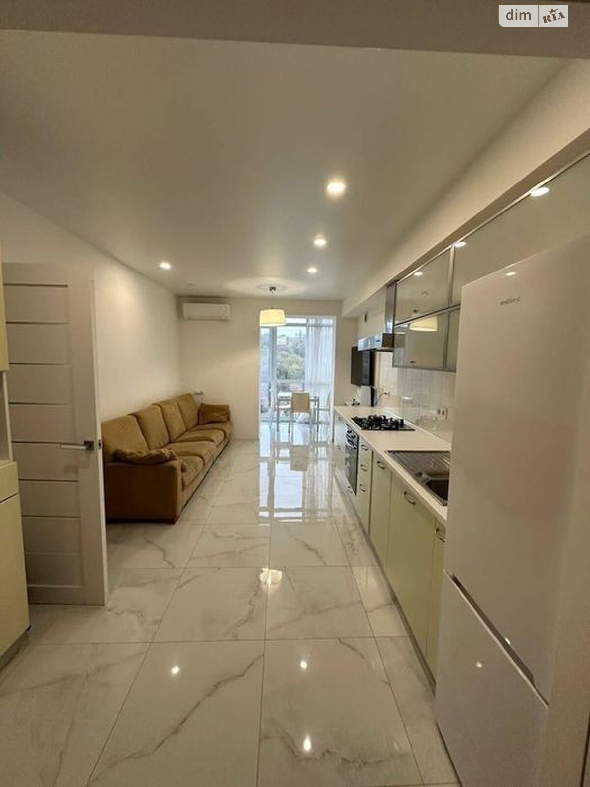 2-Bedroom Apartment in Victory Hall Complex with City View