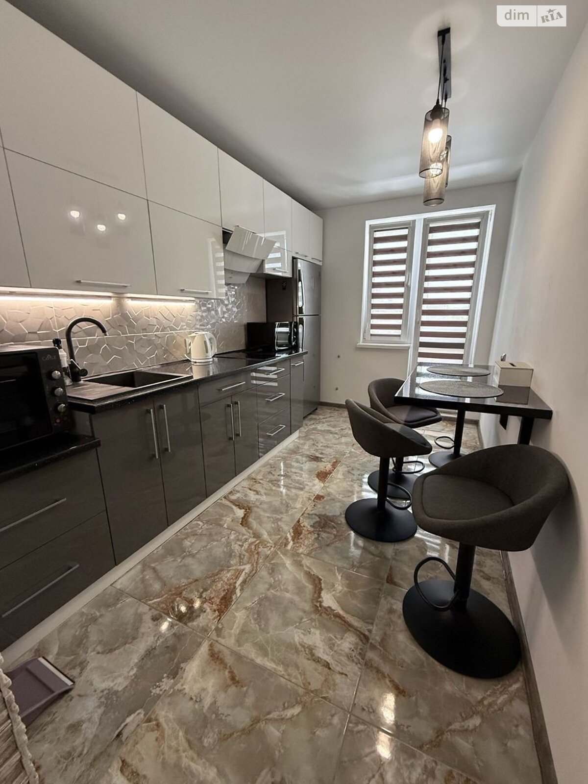 Bright and Spacious One-Bedroom Apartment in Telescope Residential Complex