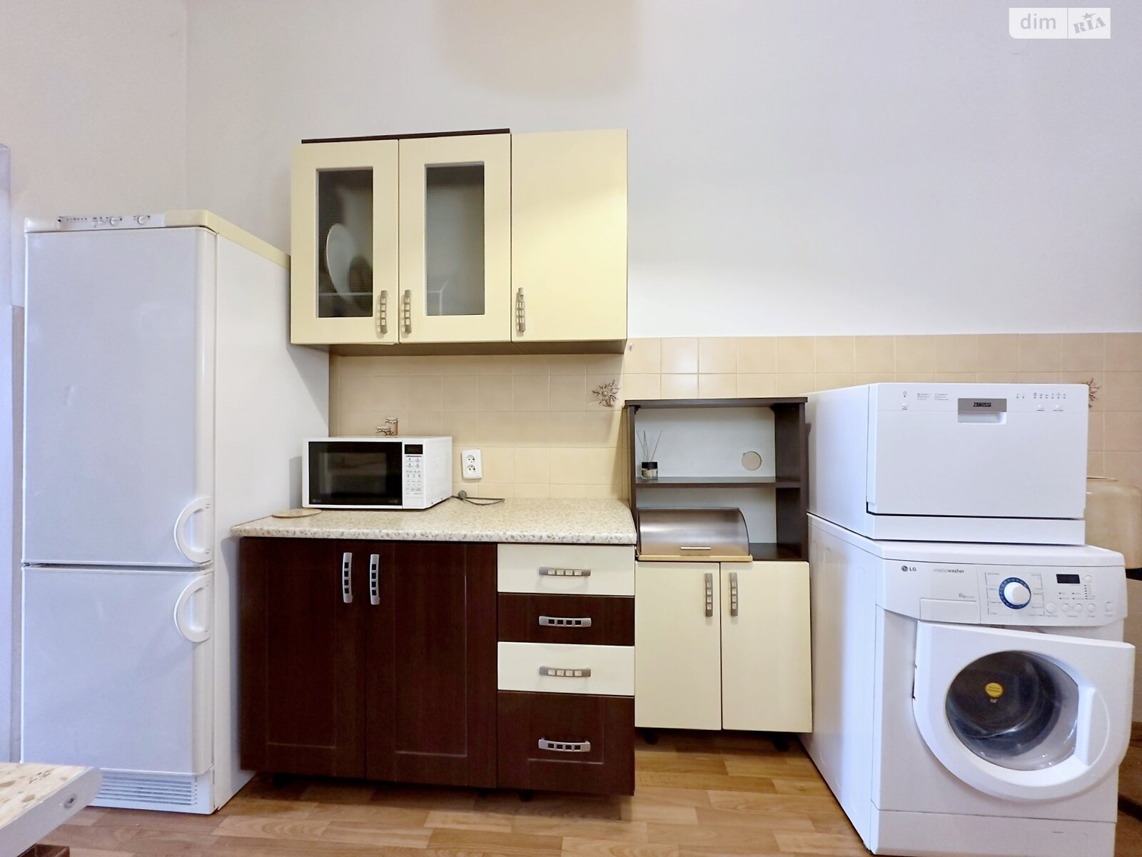 Spacious 1-bedroom apartment in City Center near Puppet Theater