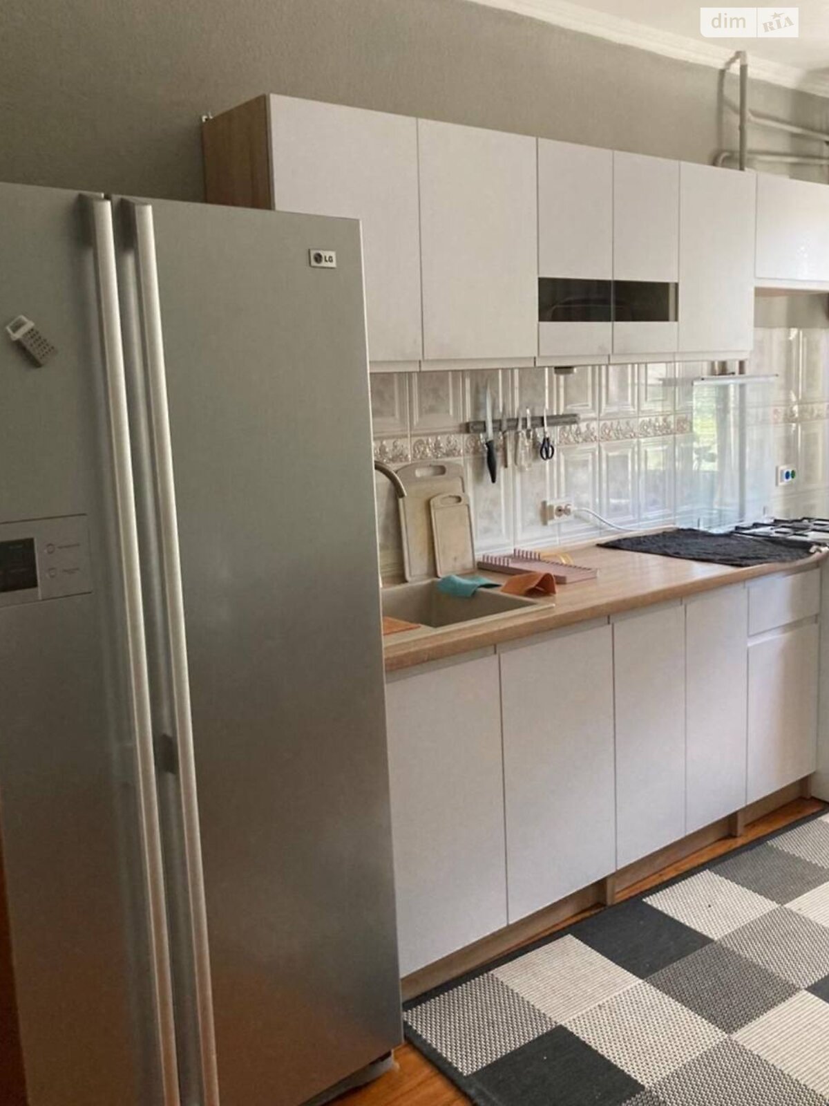 3-Room Apartment in City Center with Central Heating