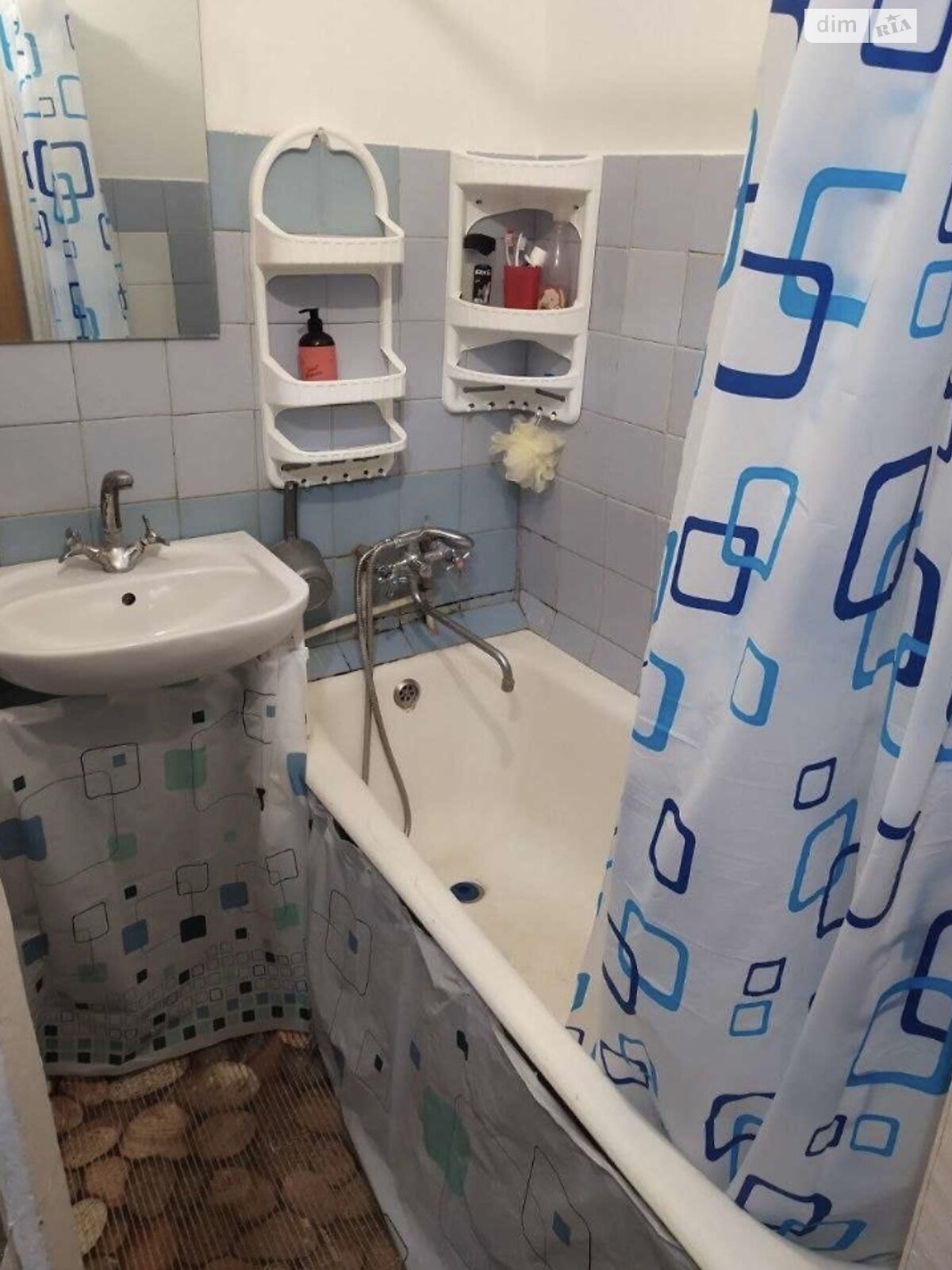 1-bedroom apartment on Institutskaya Street with furniture and appliances