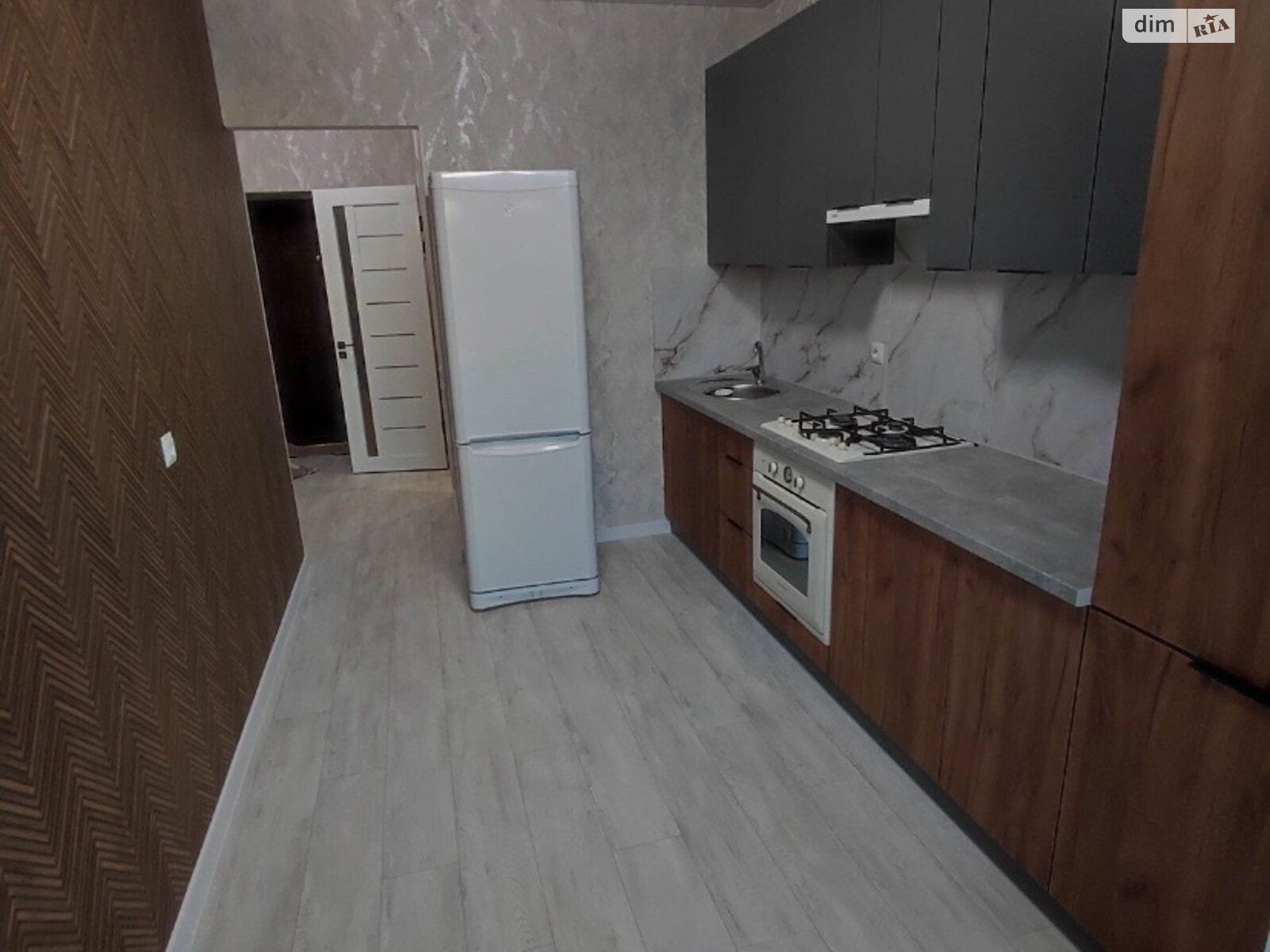 1-Bedroom Apartment in Dubovoe District, New Building