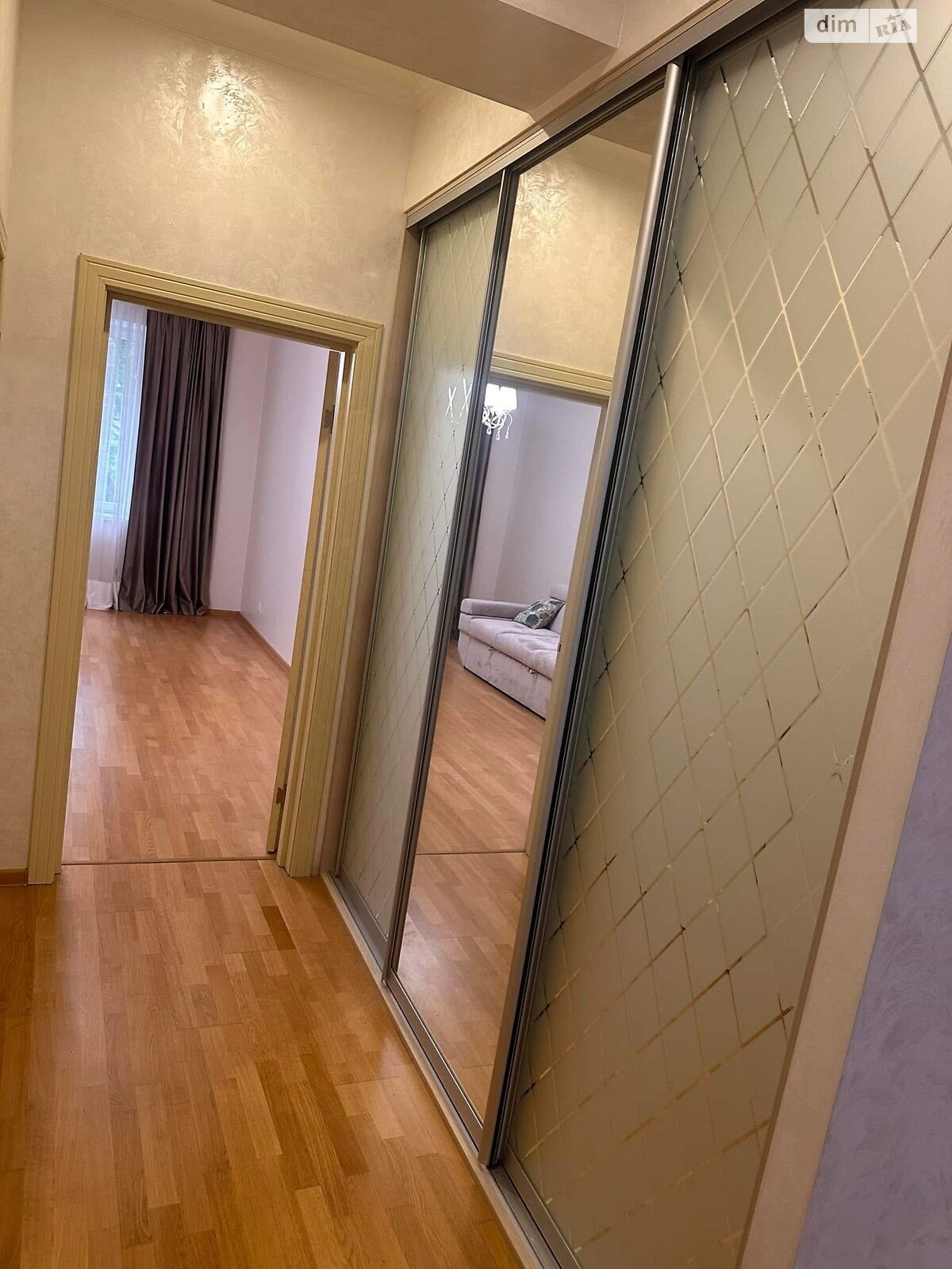 2-Bedroom Apartment near Park with Modern Amenities