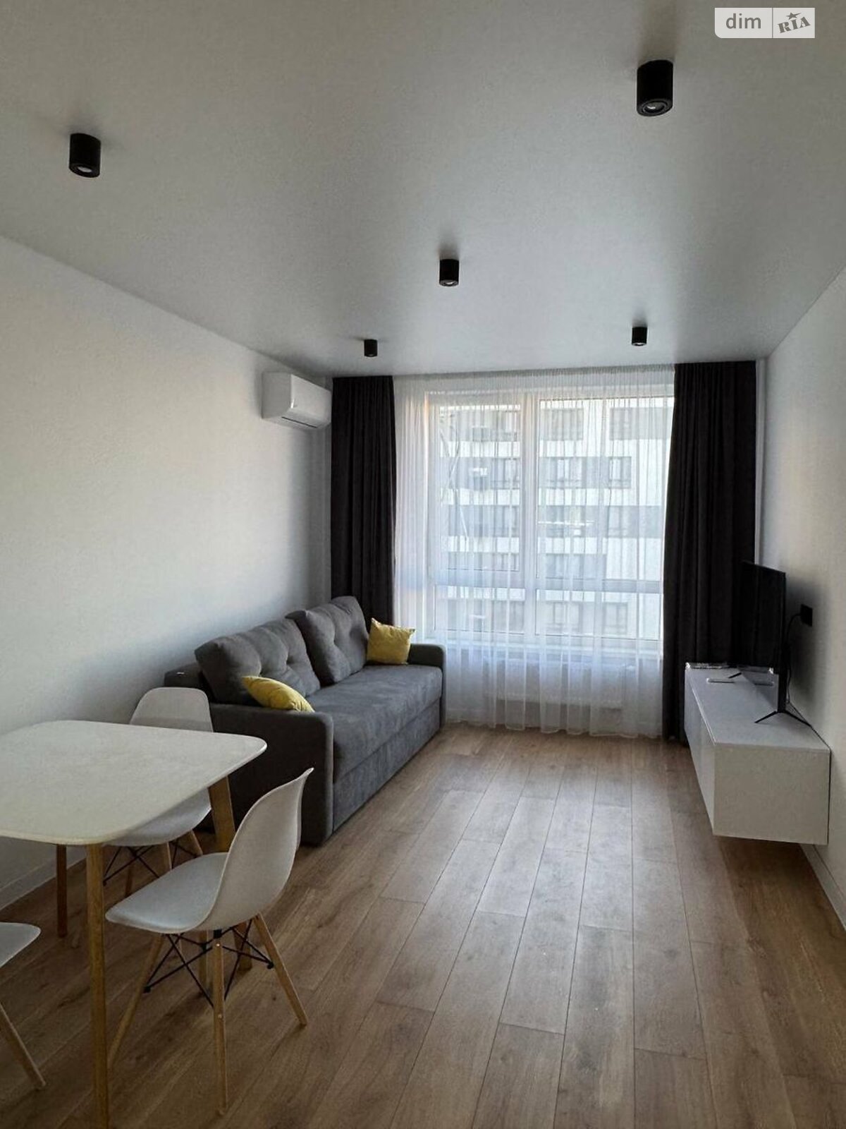 1-Bedroom Apartment with Studio Kitchen in Greenville Park