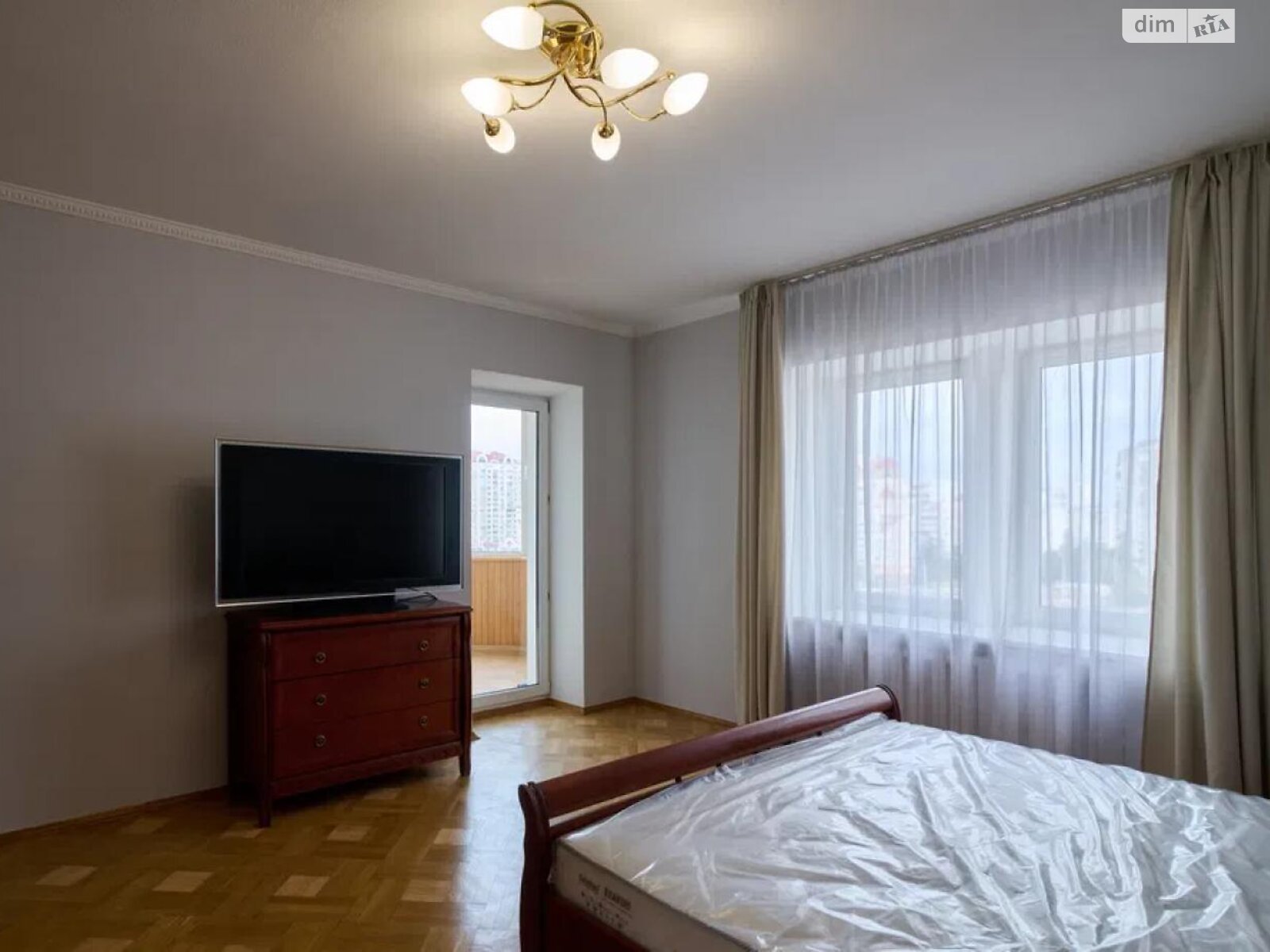 Spacious 3-Room Apartment near Obolon Embankment
