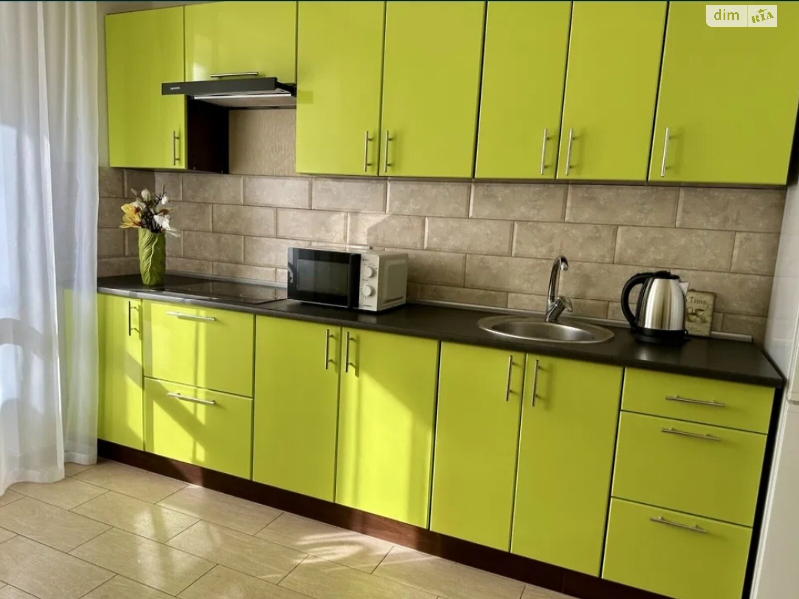 Spacious Sunny Apartment on Right Bank of Dnipro