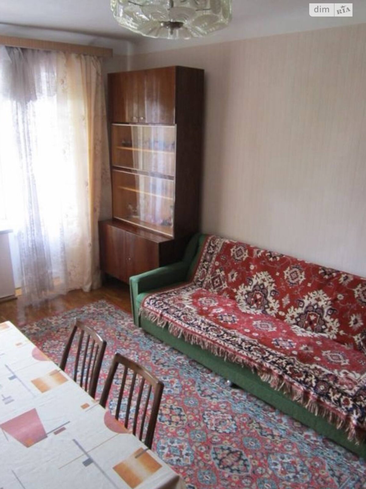 2-Room Apartment near University Metro with Balcony