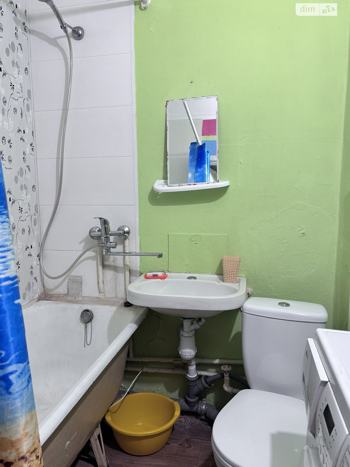 Walking distance to metro, clean apartment with fresh renovation