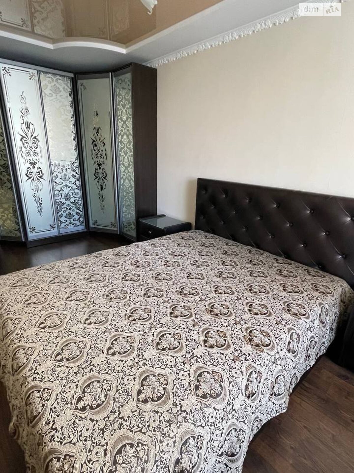 3-Room Apartment on Perfetskogo Street, Frankovskiy District