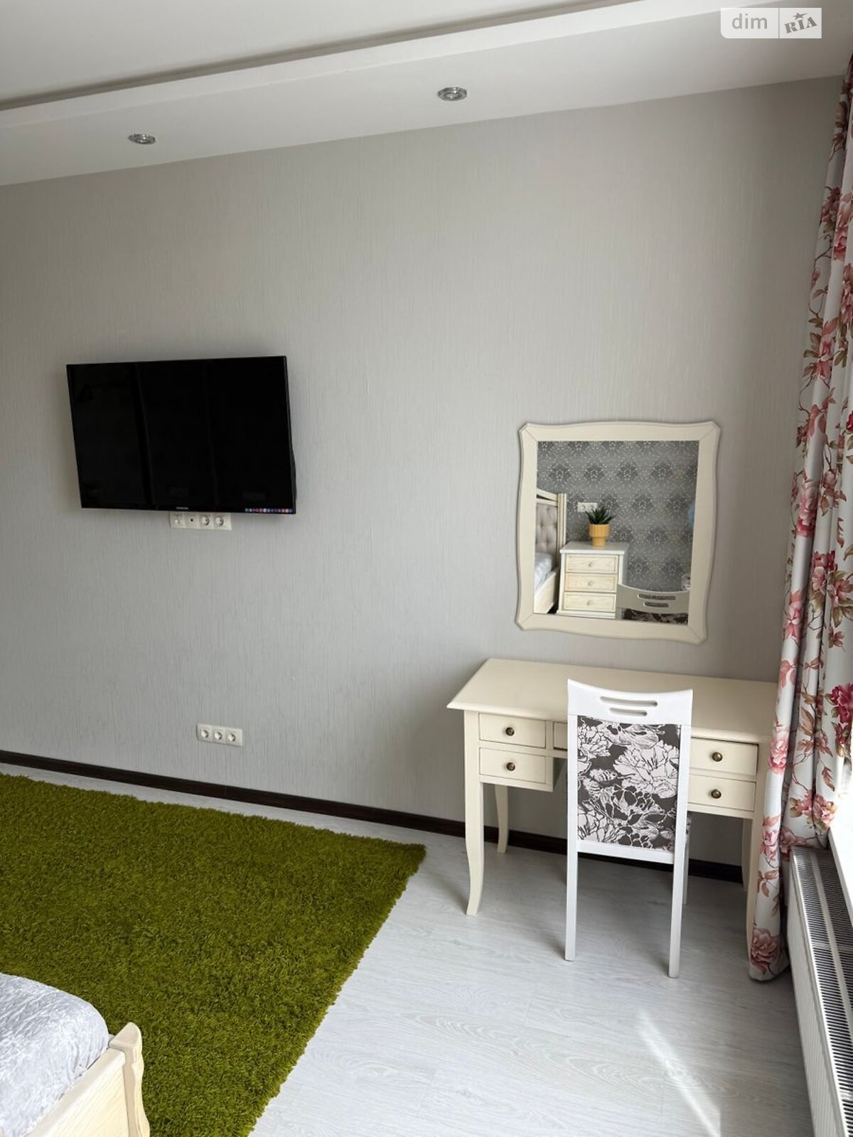 Elite 1-Bedroom Apartment in Obolonska Naberezhna, Parus Complex