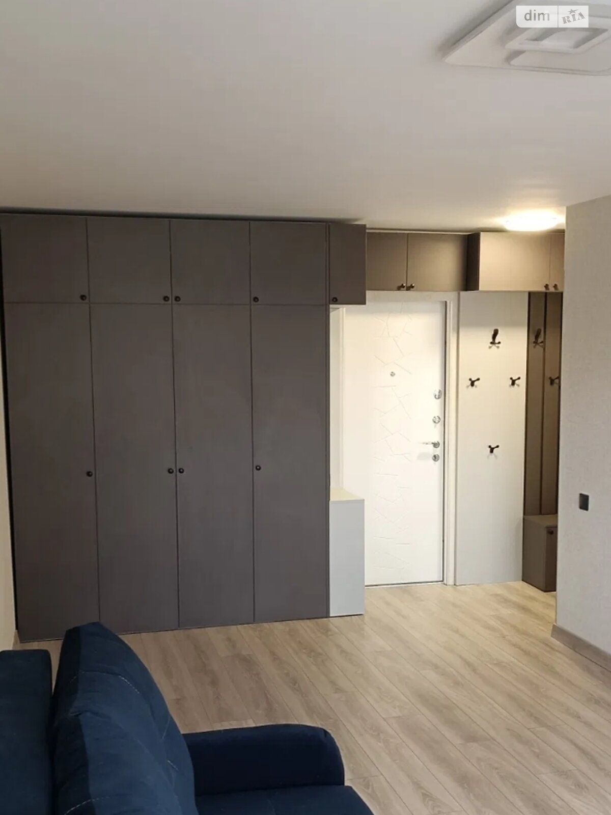 Spacious Sunny Apartment Near Dnipro Metro, Close to City Center