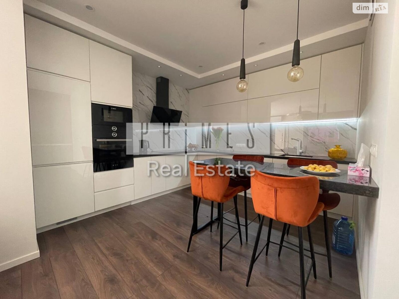 Modern Designer 2-Bedroom Apartment in Central Kyiv