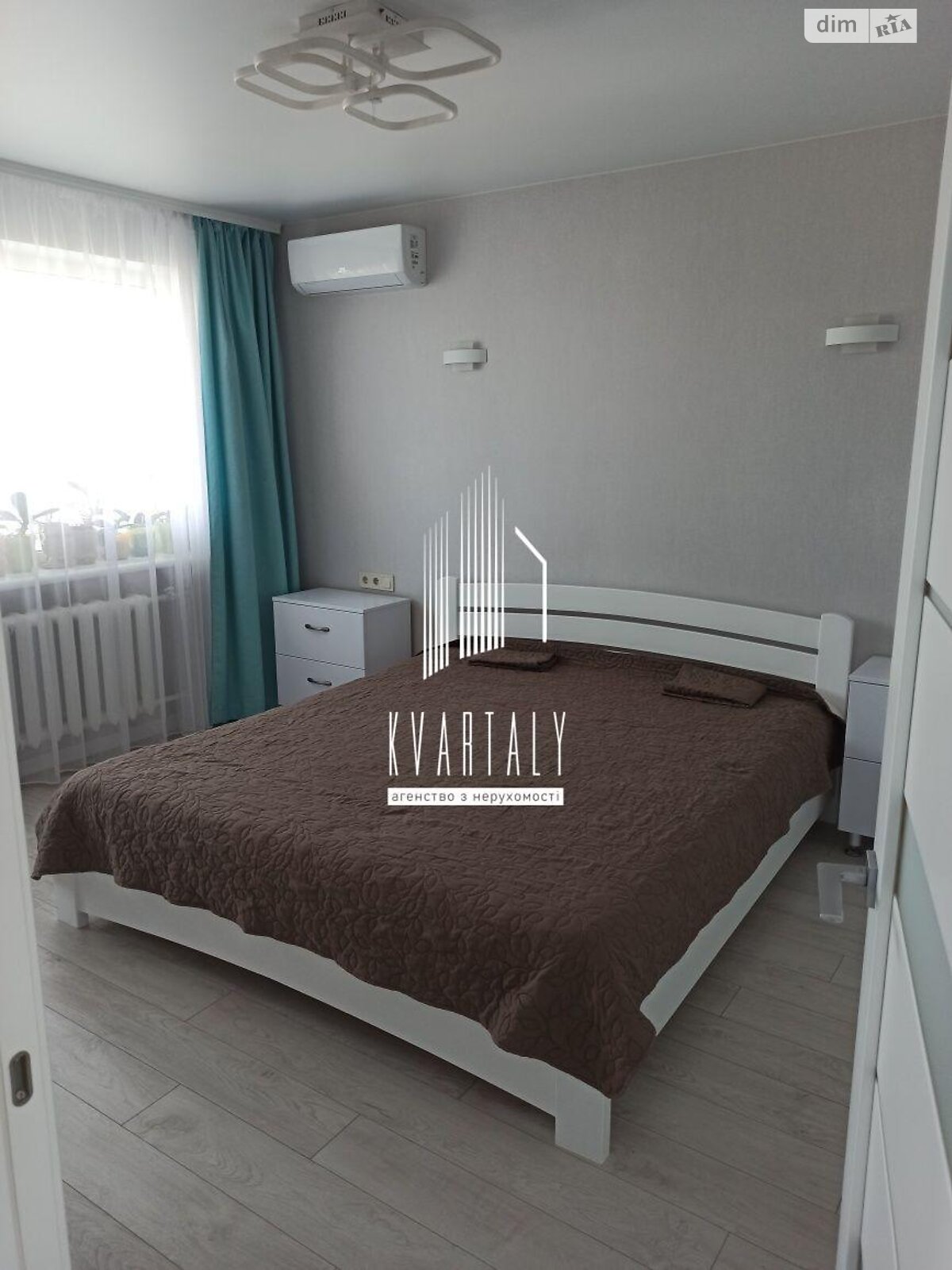 2-Room Apartment on Rusanovskaya Embankment with Modern Design
