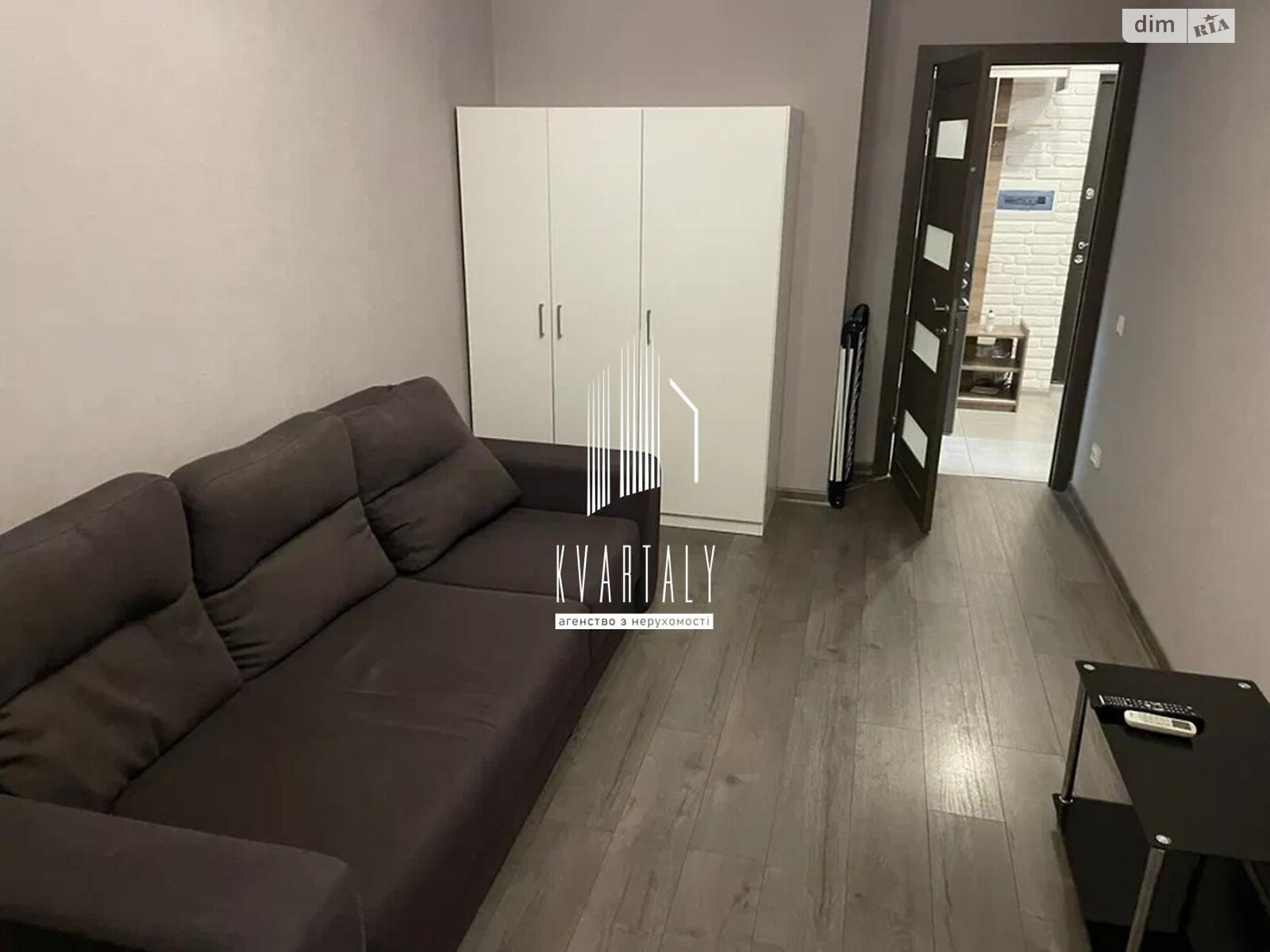 2-bedroom apartment on E. Sverstuka Street, 20th floor, modern design