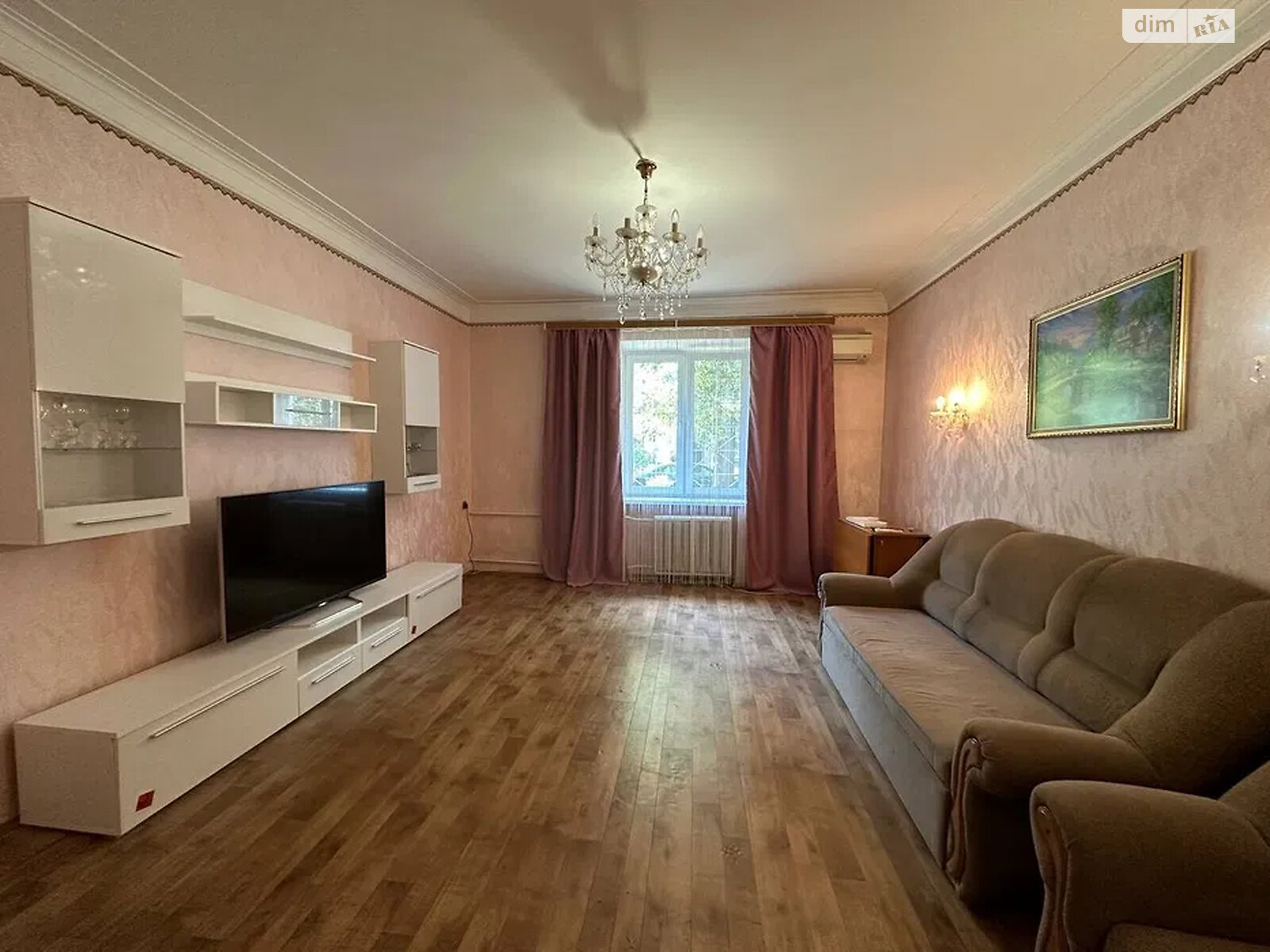 3-Room Apartment with Euro Renovation near Leonyda Kadenyuka Avenue