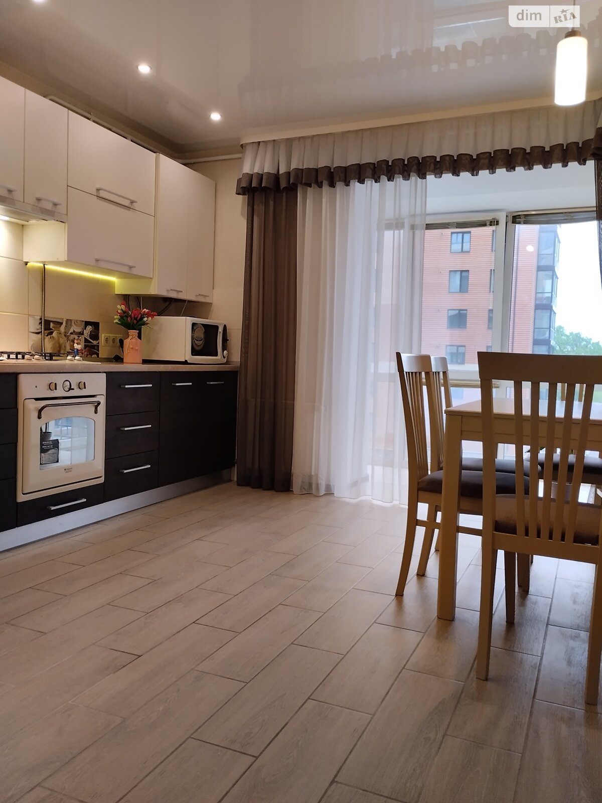 Spacious 1-bedroom apartment in city center with modern renovation